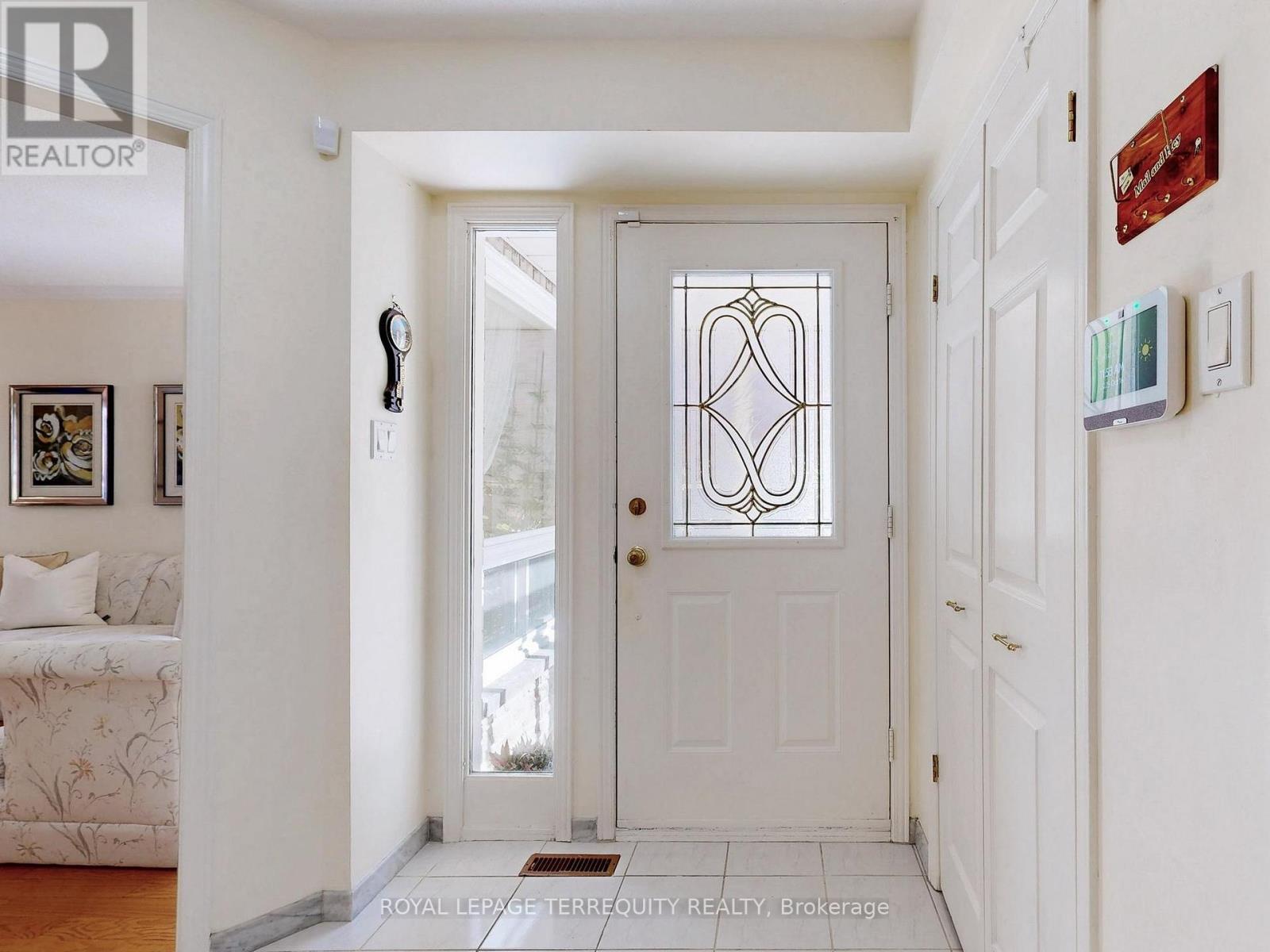 16 Audrelane Court, Toronto, Ontario M1V 3S4 - Photo 6 - E12515888