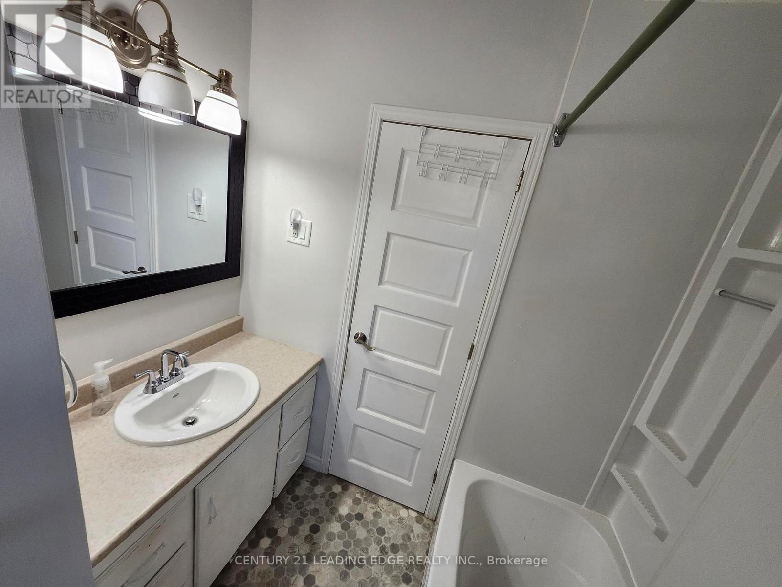 1441 Park Road S, Oshawa, Ontario L1J 4K5 - Photo 7 - E12515900