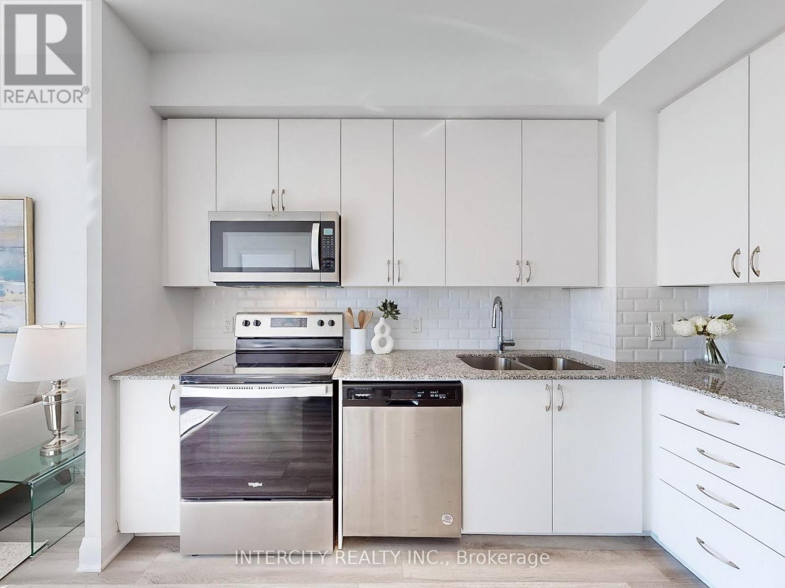 1810 - 3220 Sheppard Avenue E, Toronto, Ontario  M1T 0B7 - Photo 7 - E12515918