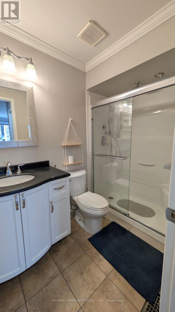 1816 Woodgate Court, Oshawa, Ontario  L1G 7Z1 - Photo 13 - E12515992