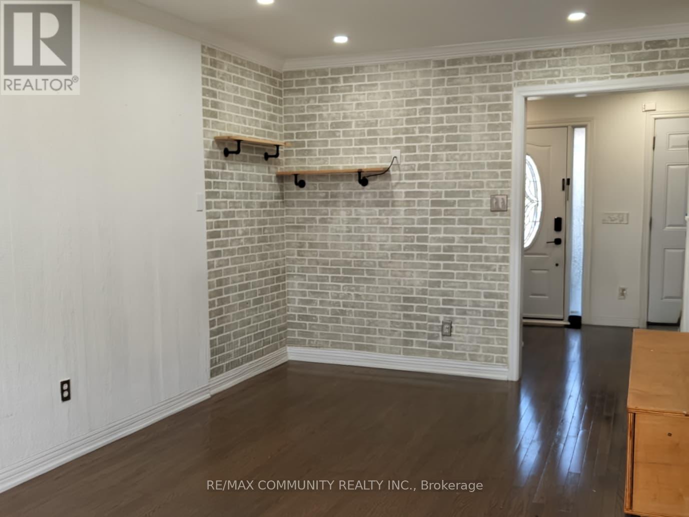 1816 Woodgate Court, Oshawa, Ontario  L1G 7Z1 - Photo 3 - E12515992