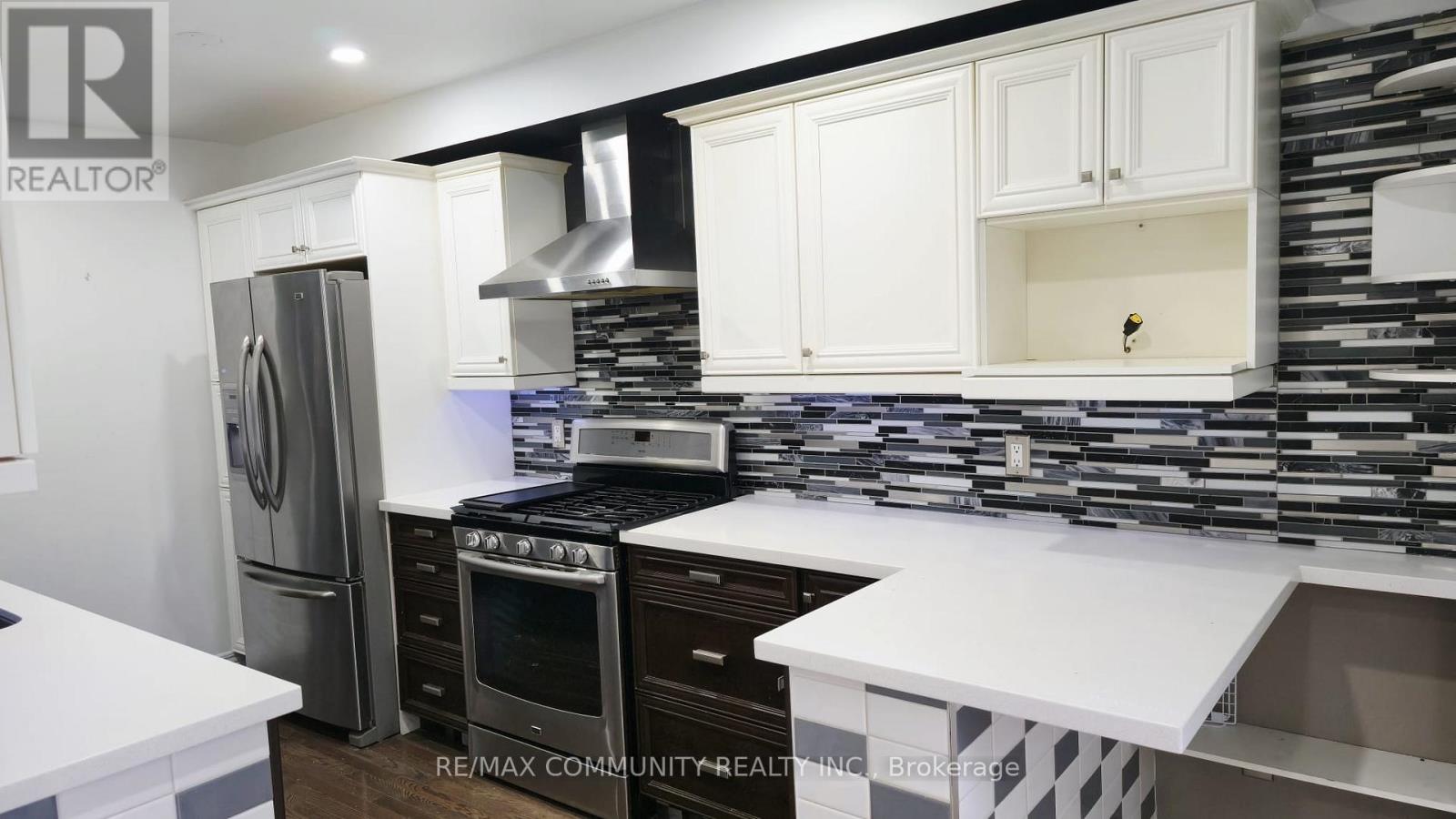 1816 Woodgate Court, Oshawa, Ontario  L1G 7Z1 - Photo 6 - E12515992