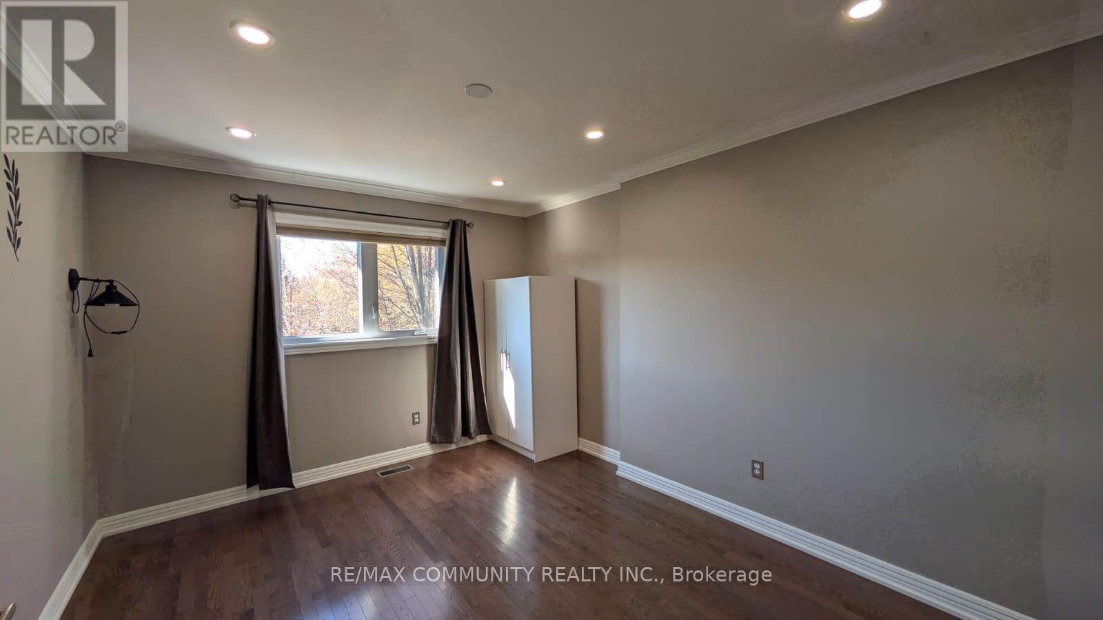 1816 Woodgate Court, Oshawa, Ontario  L1G 7Z1 - Photo 9 - E12515992