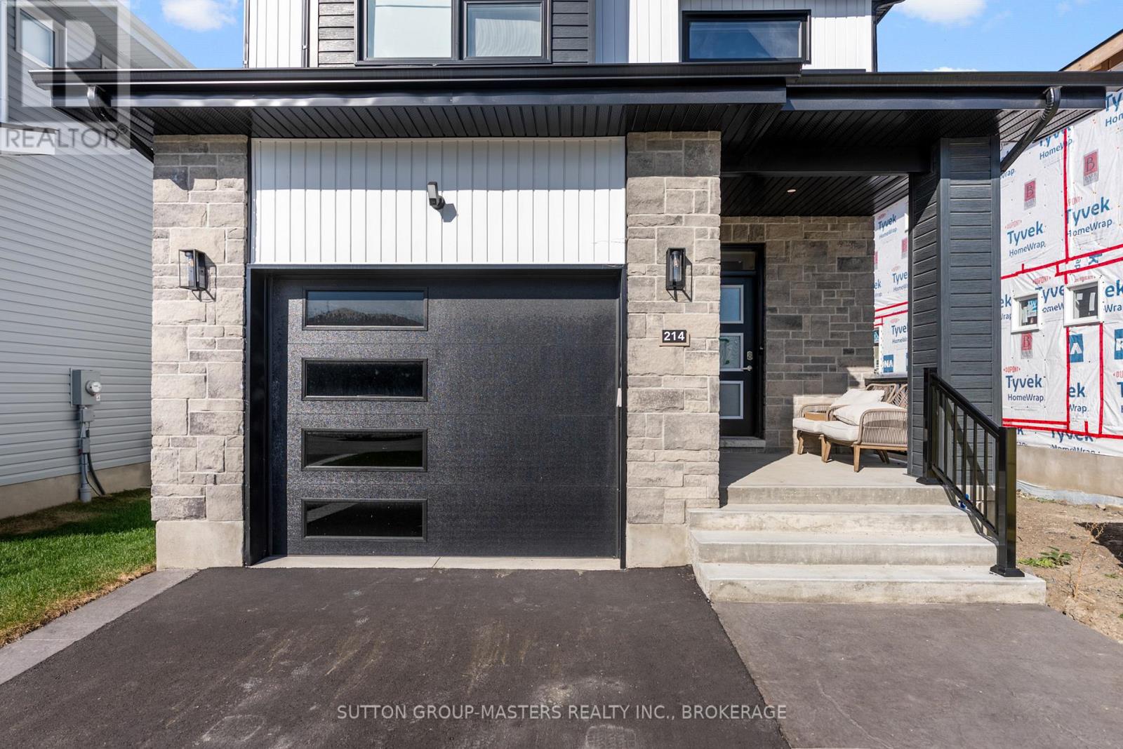 214 Superior Drive, Loyalist, Ontario K7N 0E4 - Photo 3 - X12516080