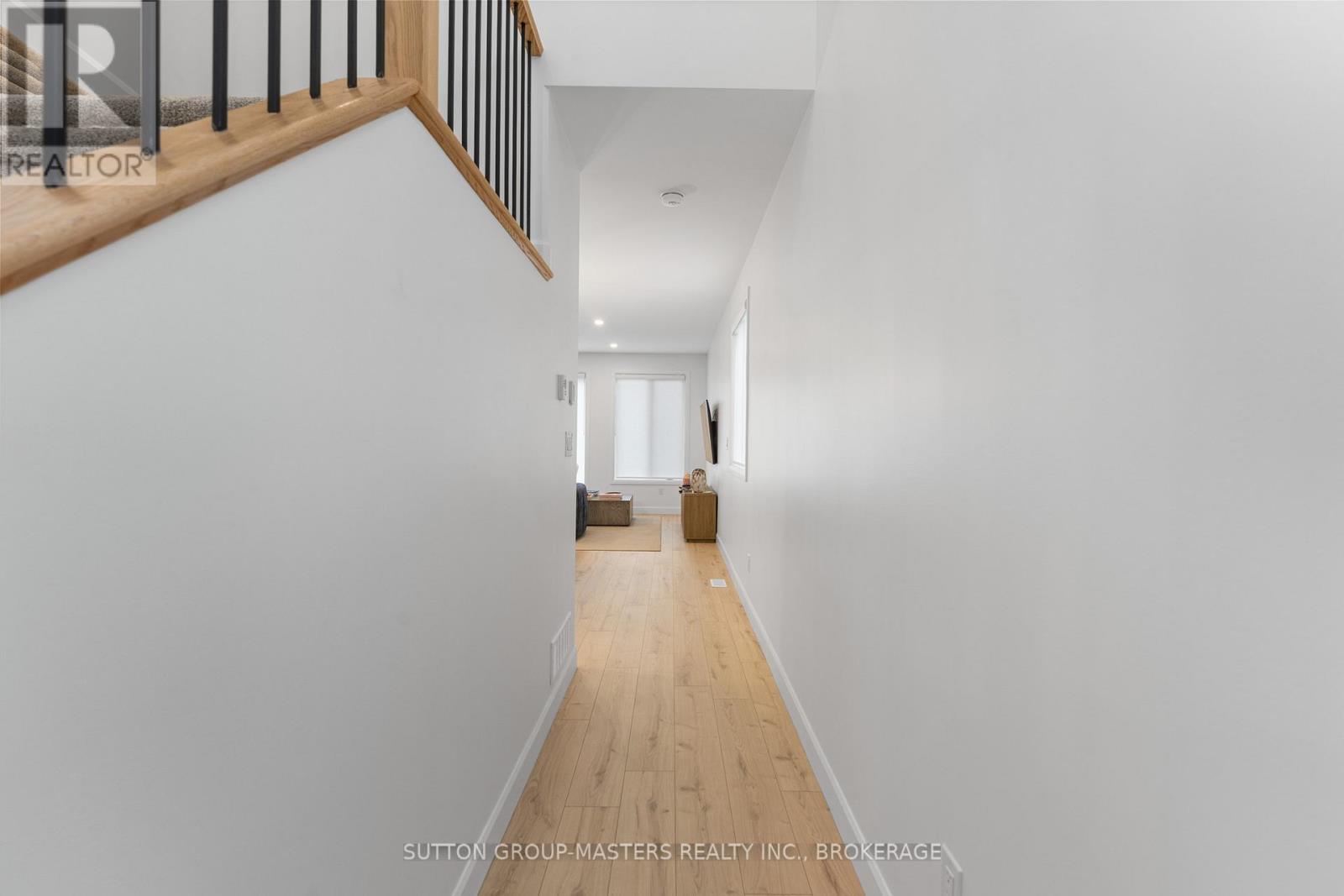 214 Superior Drive, Loyalist, Ontario K7N 0E4 - Photo 6 - X12516080