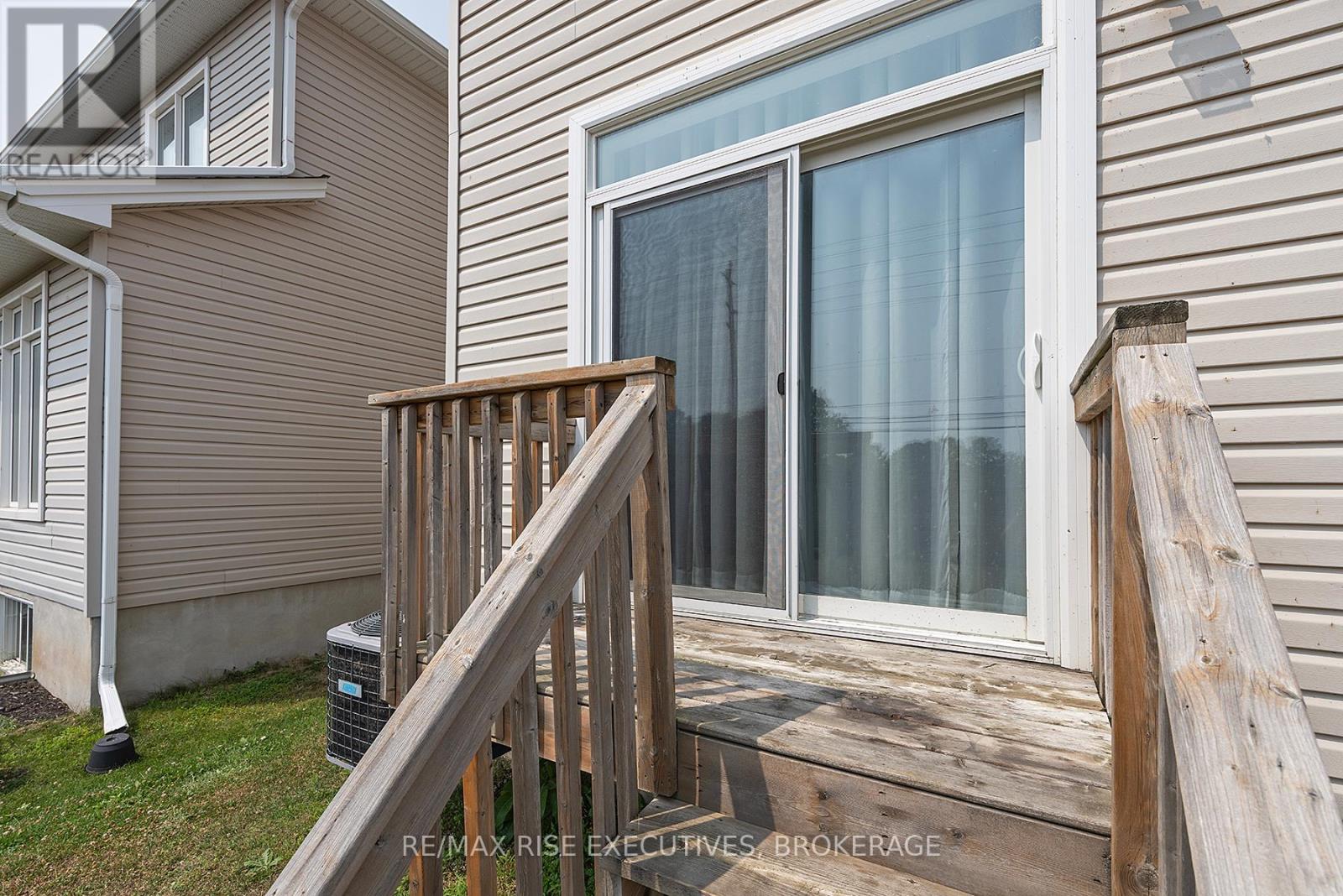 648 Halloway Drive, Kingston, Ontario  K7K 0H4 - Photo 9 - X12516108