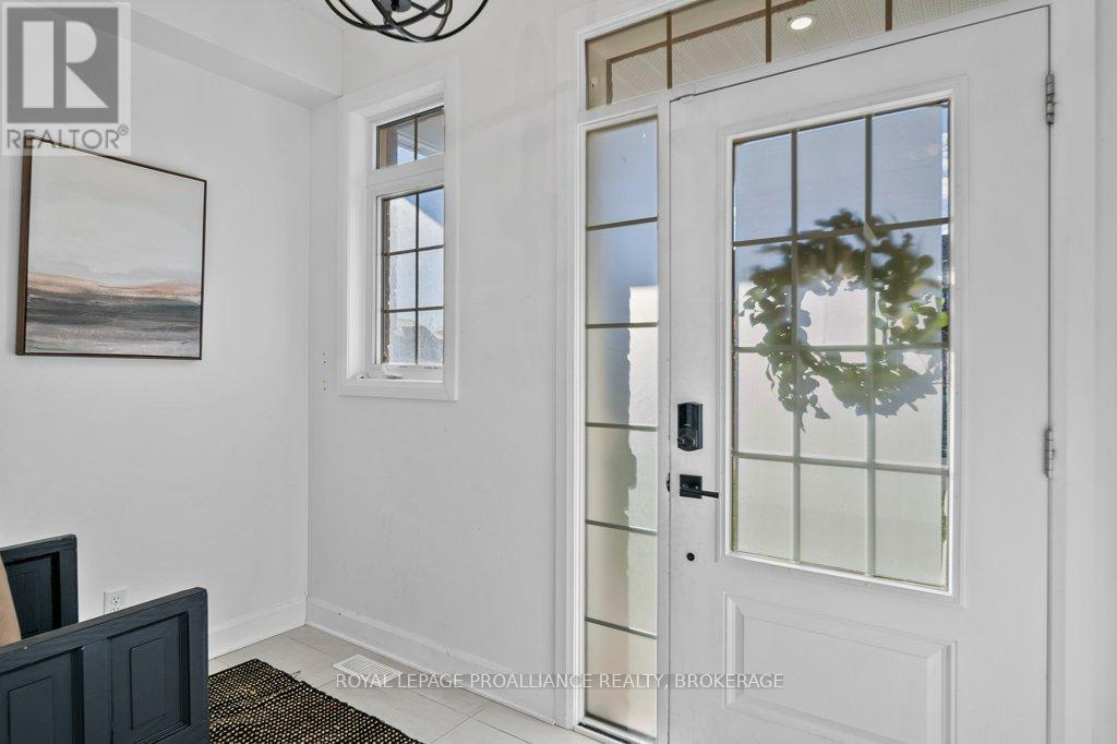 1504 Shira Drive, Kingston, Ontario  K7P 0S3 - Photo 5 - X12516122