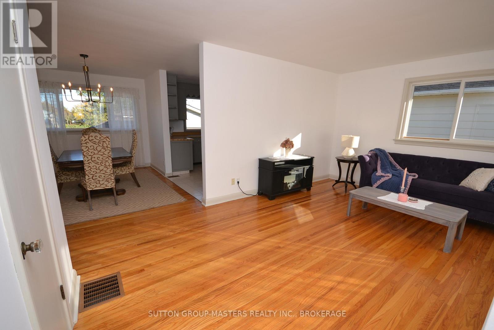 29 Brant Avenue, Kingston, Ontario  K7K 4V2 - Photo 6 - X12516132