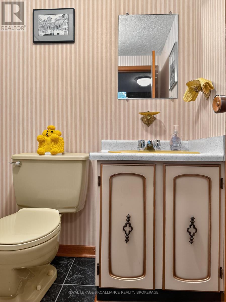 862 Berwick Place, Kingston, Ontario K7M 6B6 - Photo 20 - X12516326