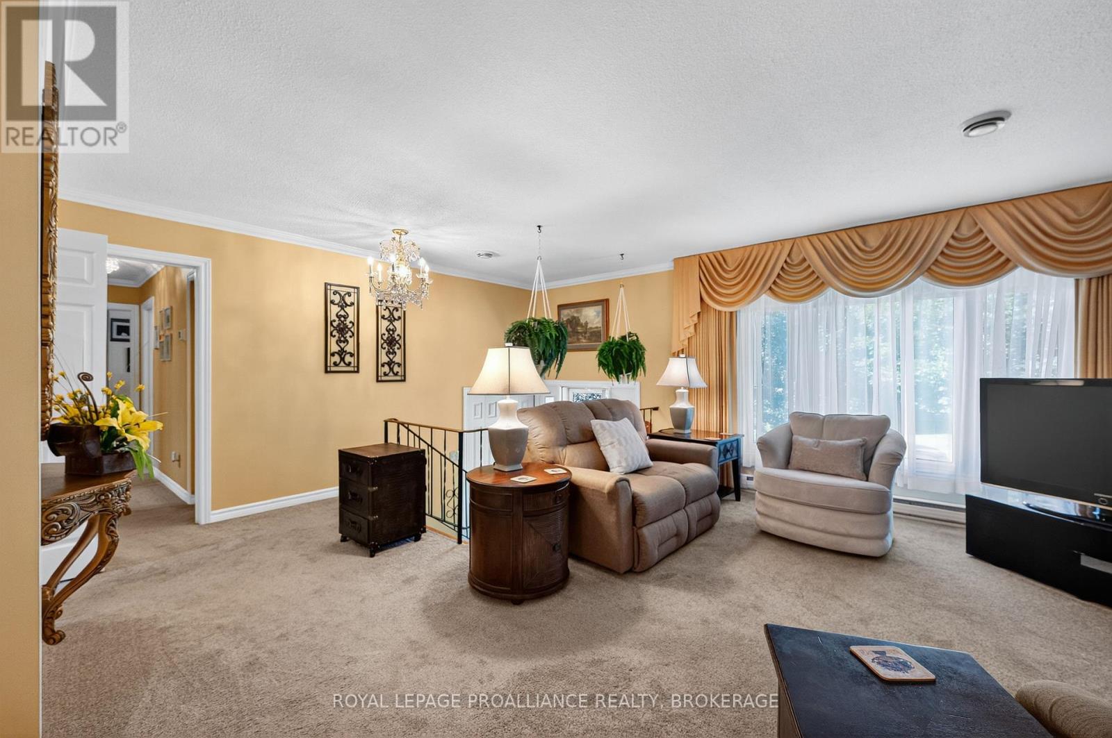 862 Berwick Place, Kingston, Ontario K7M 6B6 - Photo 4 - X12516326