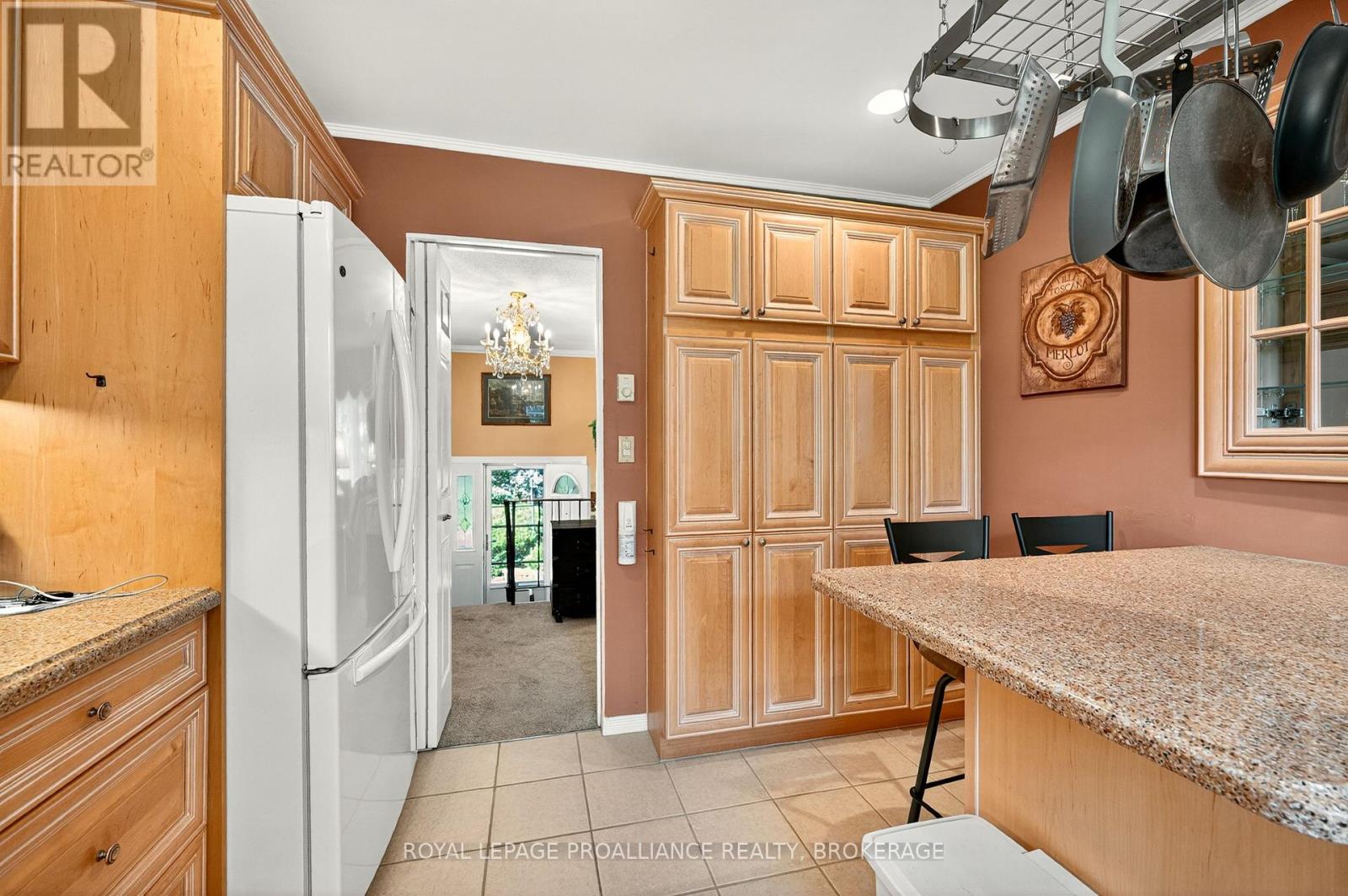 862 Berwick Place, Kingston, Ontario K7M 6B6 - Photo 9 - X12516326