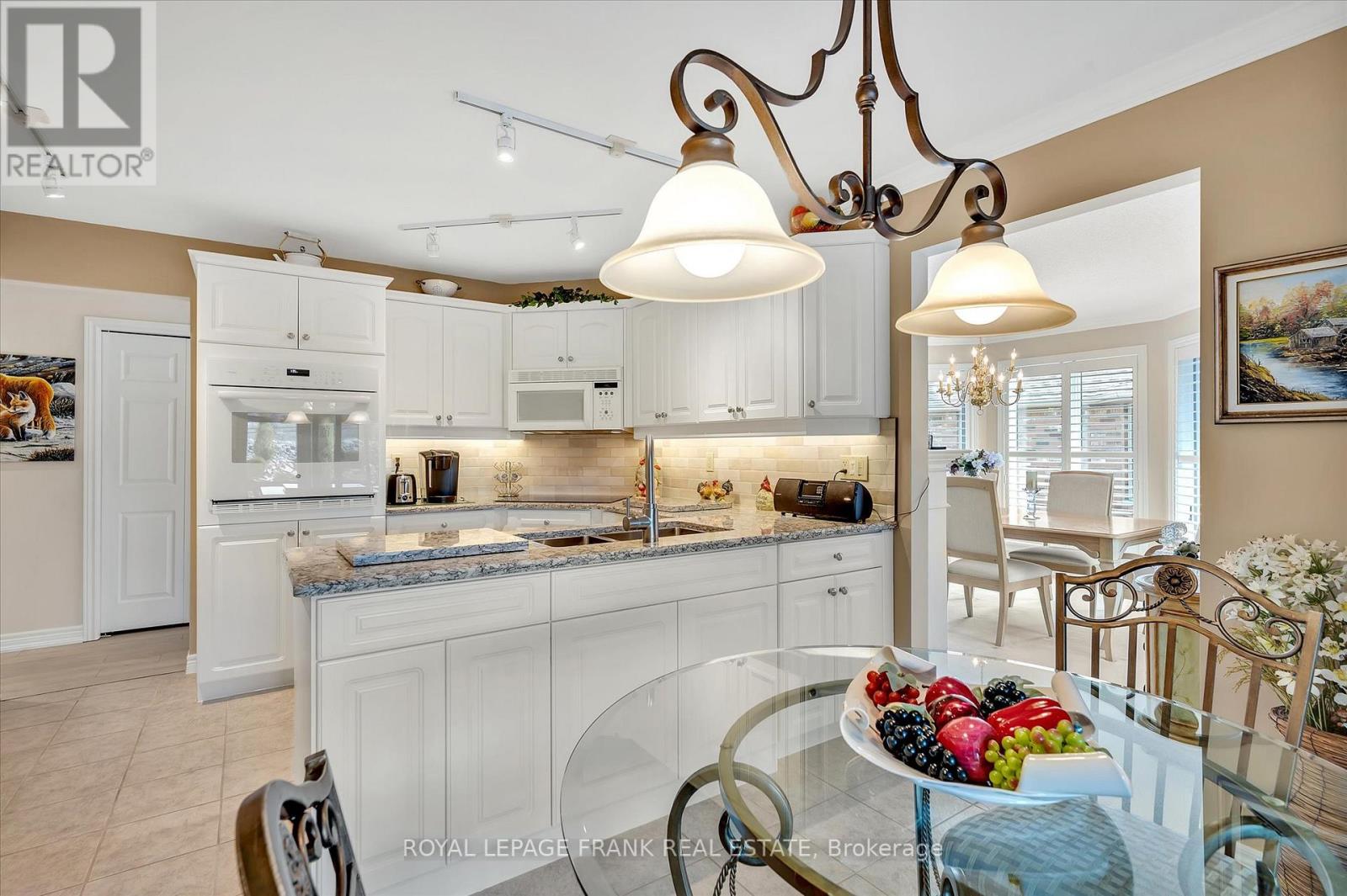 42 Huntingwood Crescent, Kawartha Lakes (Bobcaygeon), Ontario  K0M 1A0 - Photo 11 - X12516248