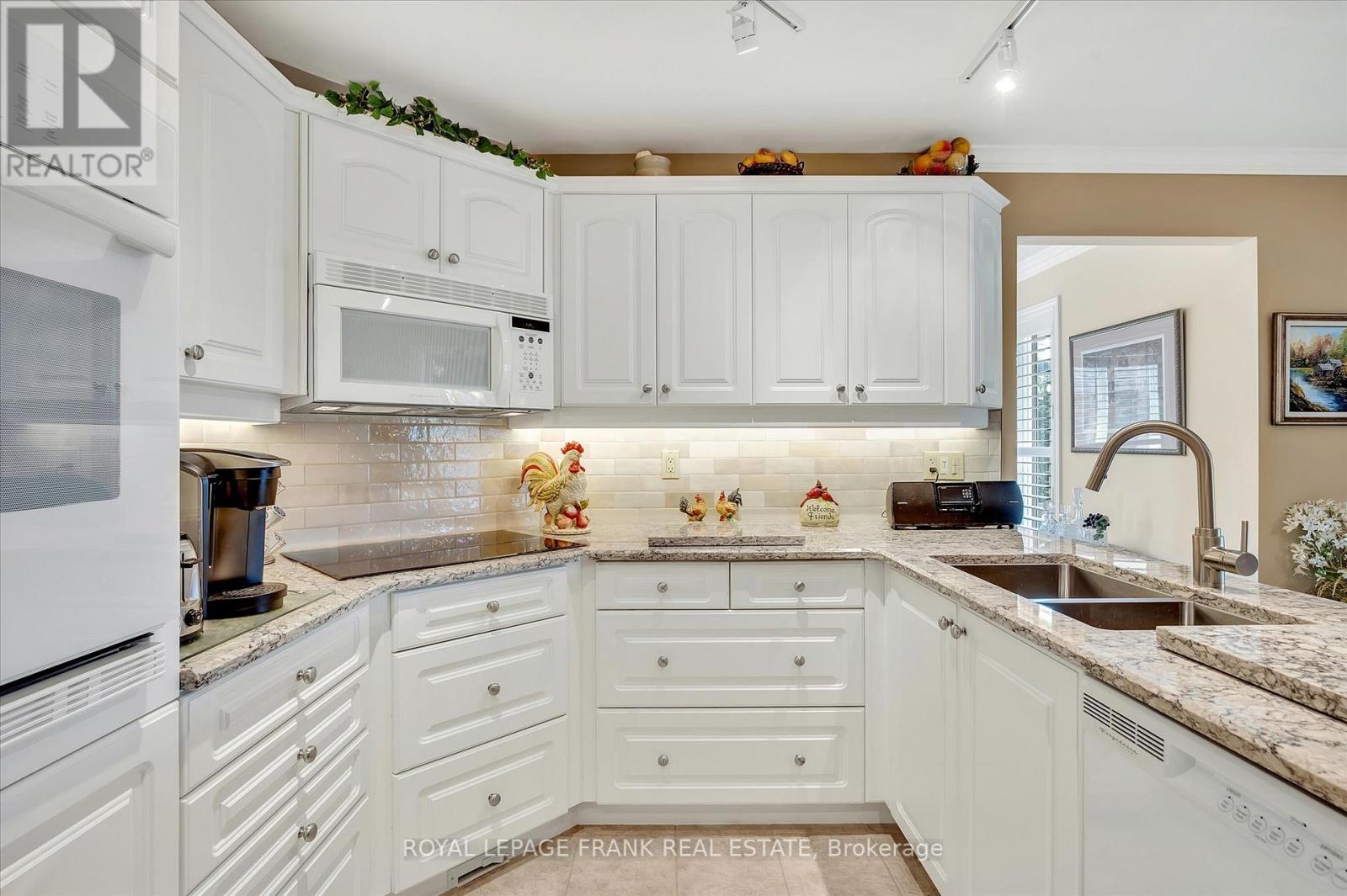 42 Huntingwood Crescent, Kawartha Lakes (Bobcaygeon), Ontario  K0M 1A0 - Photo 9 - X12516248