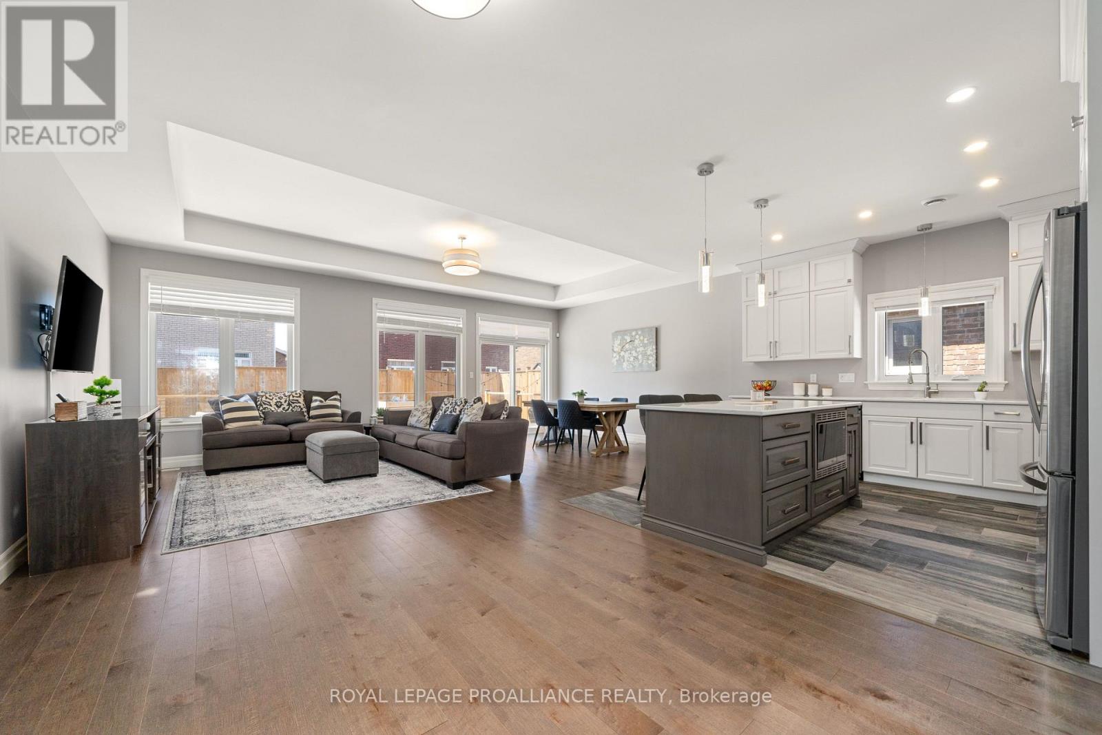 16 Hummingbird Drive, Belleville, Ontario K8N 0H7 - Photo 10 - X12516292