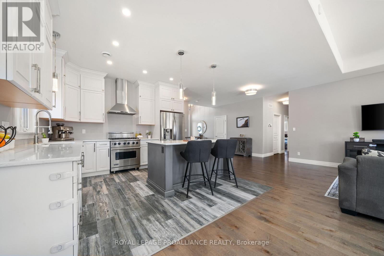 16 Hummingbird Drive, Belleville, Ontario K8N 0H7 - Photo 13 - X12516292