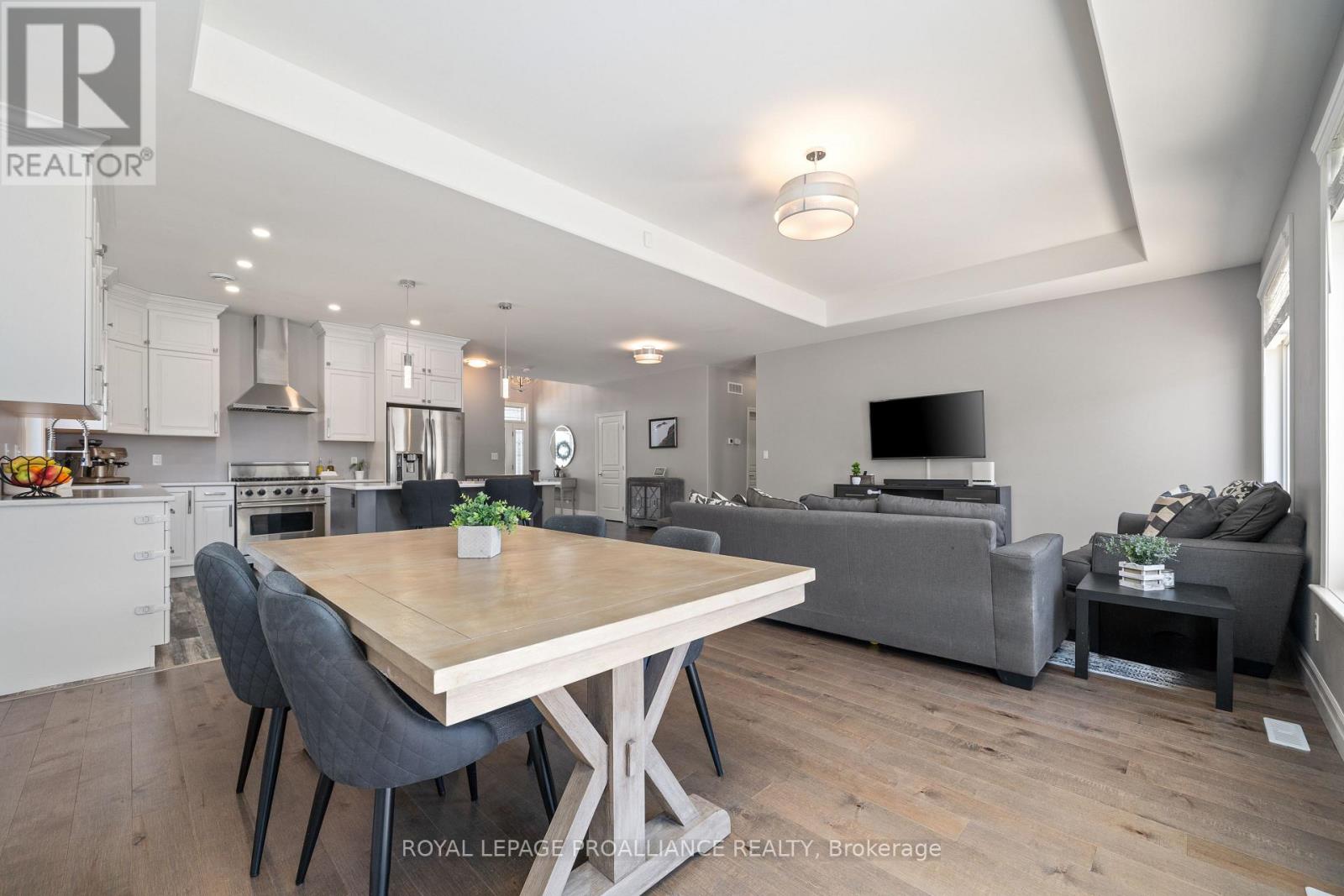 16 Hummingbird Drive, Belleville, Ontario K8N 0H7 - Photo 17 - X12516292