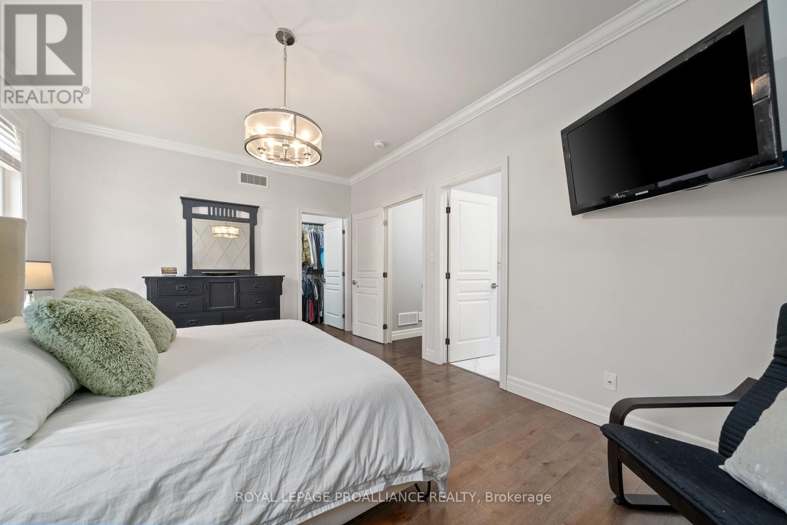 16 Hummingbird Drive, Belleville, Ontario K8N 0H7 - Photo 23 - X12516292