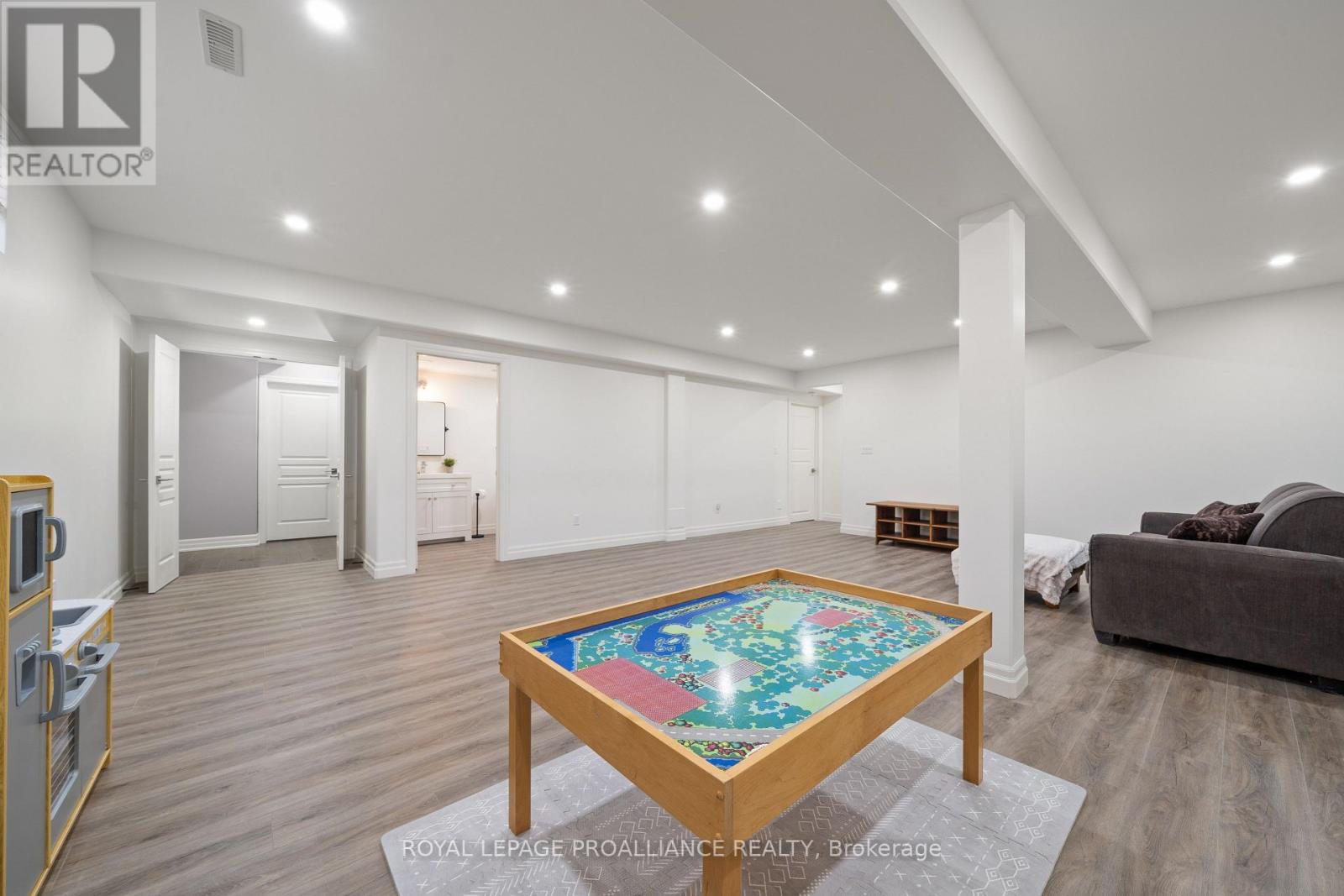 16 Hummingbird Drive, Belleville, Ontario K8N 0H7 - Photo 28 - X12516292