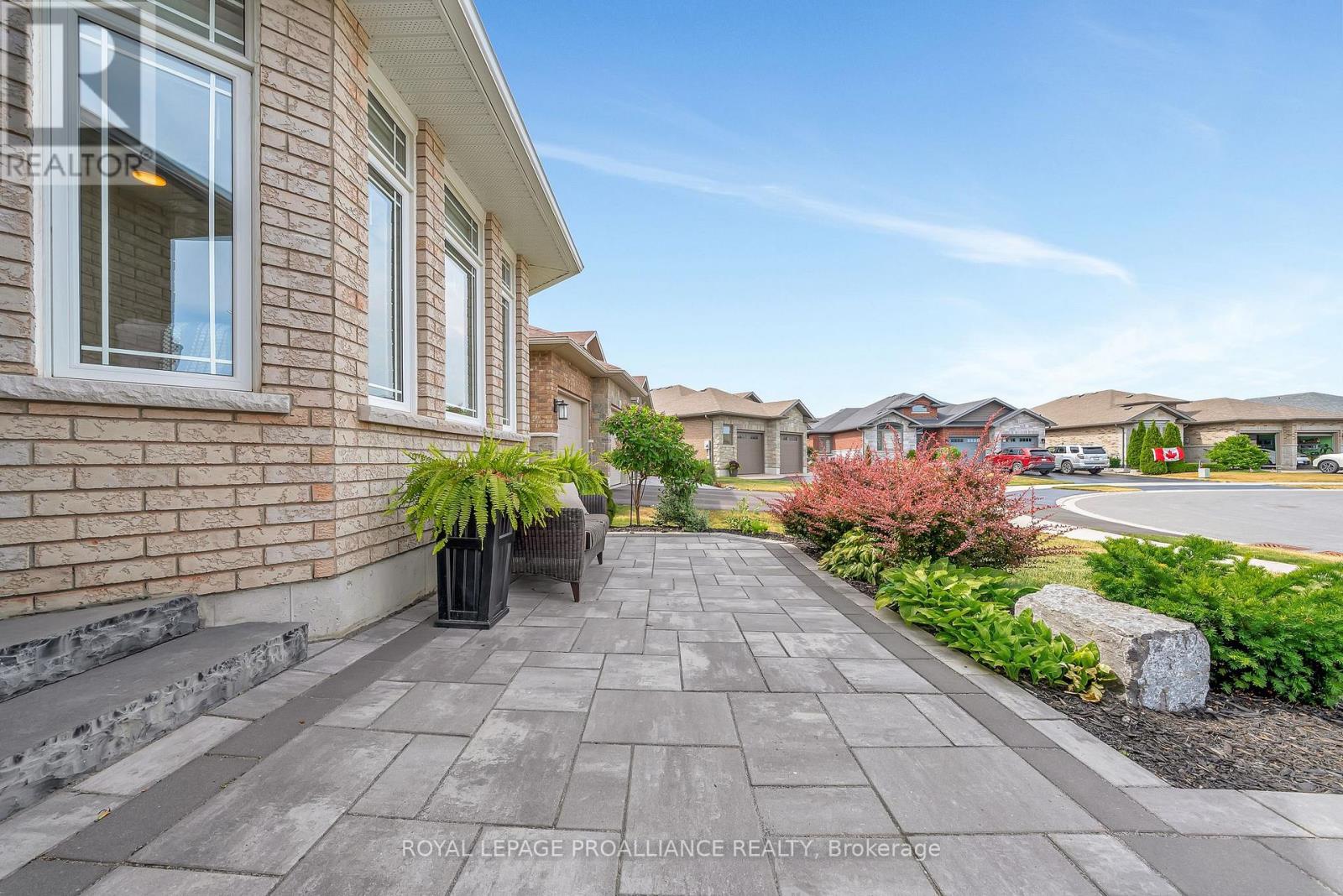 16 Hummingbird Drive, Belleville, Ontario K8N 0H7 - Photo 4 - X12516292