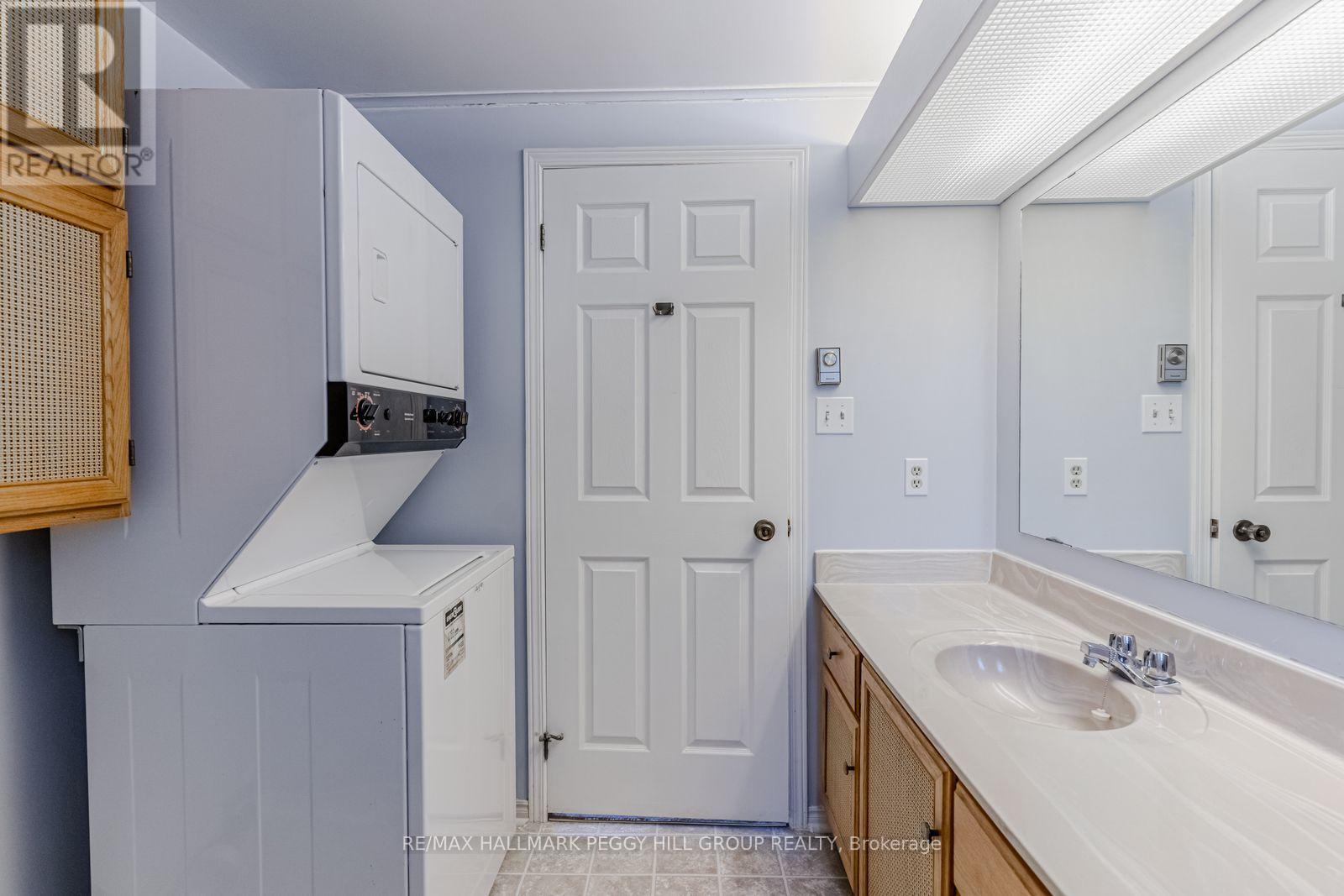 8 Carmans Cove, Innisfil, Ontario  L9S 1R9 - Photo 8 - N12516008