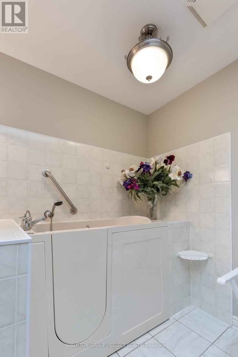 28 - 163 Pine Valley Drive, London South, Ontario  N6J 4R4 - Photo 12 - X12516114