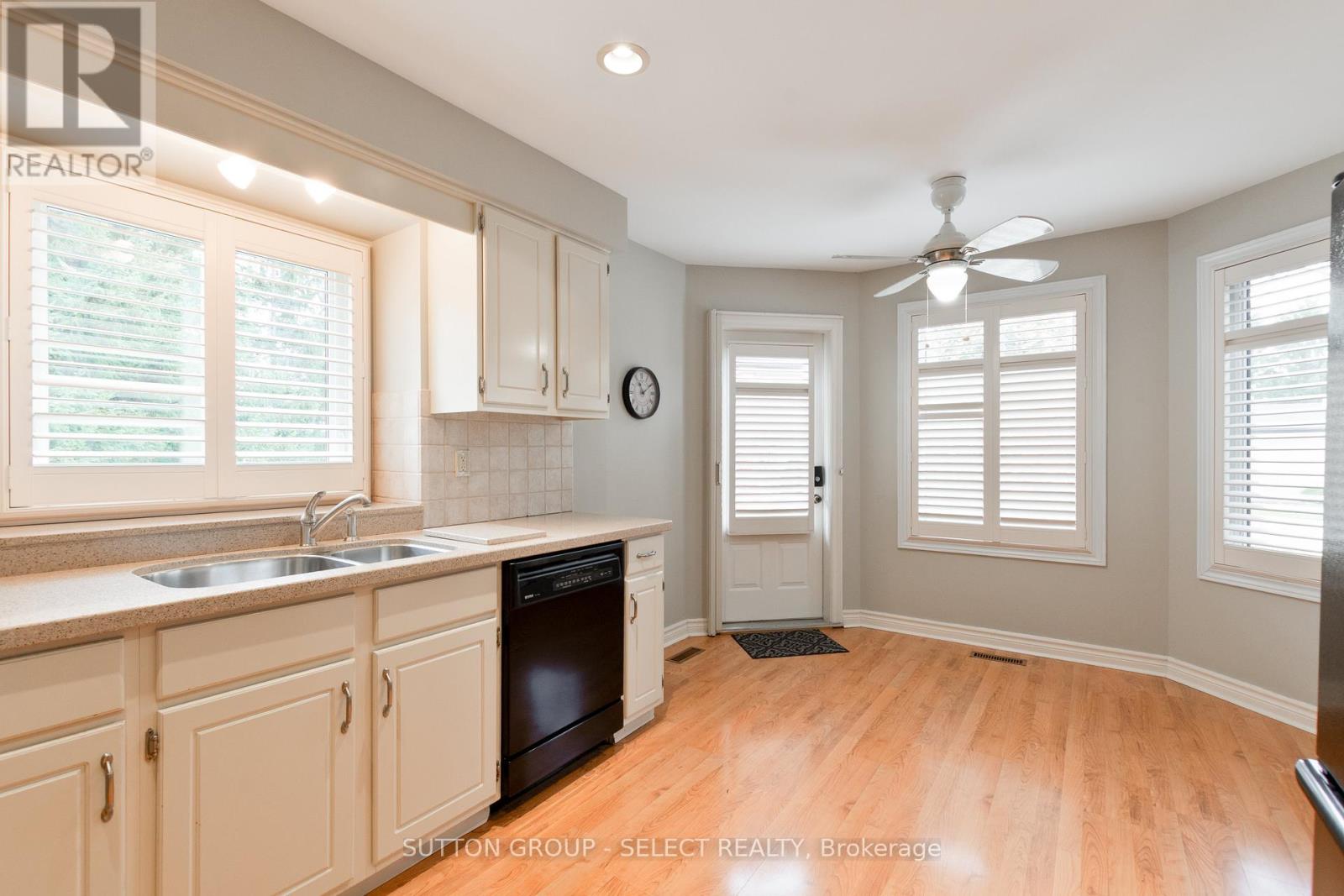 28 - 163 Pine Valley Drive, London South, Ontario  N6J 4R4 - Photo 15 - X12516114