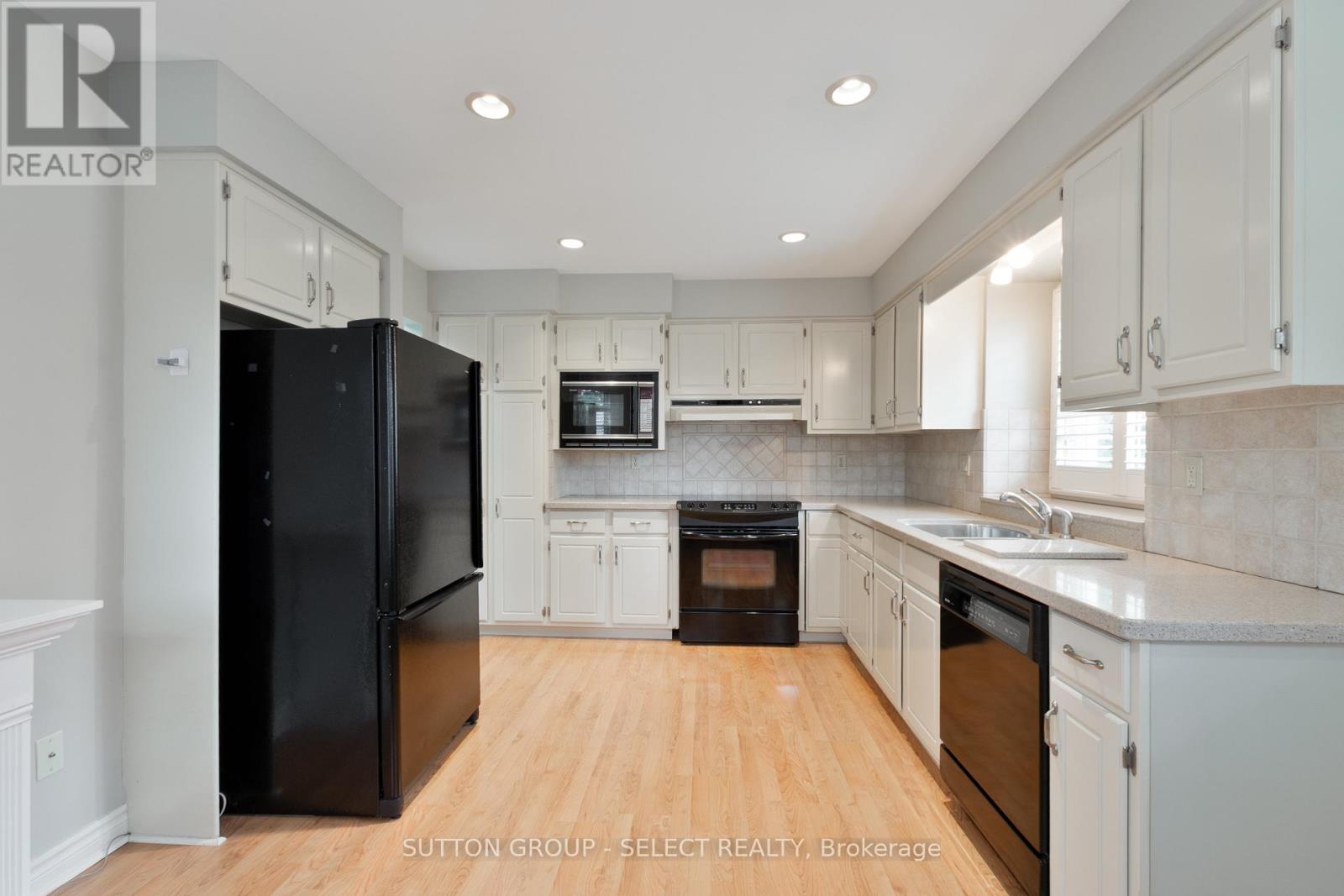 28 - 163 Pine Valley Drive, London South, Ontario  N6J 4R4 - Photo 18 - X12516114