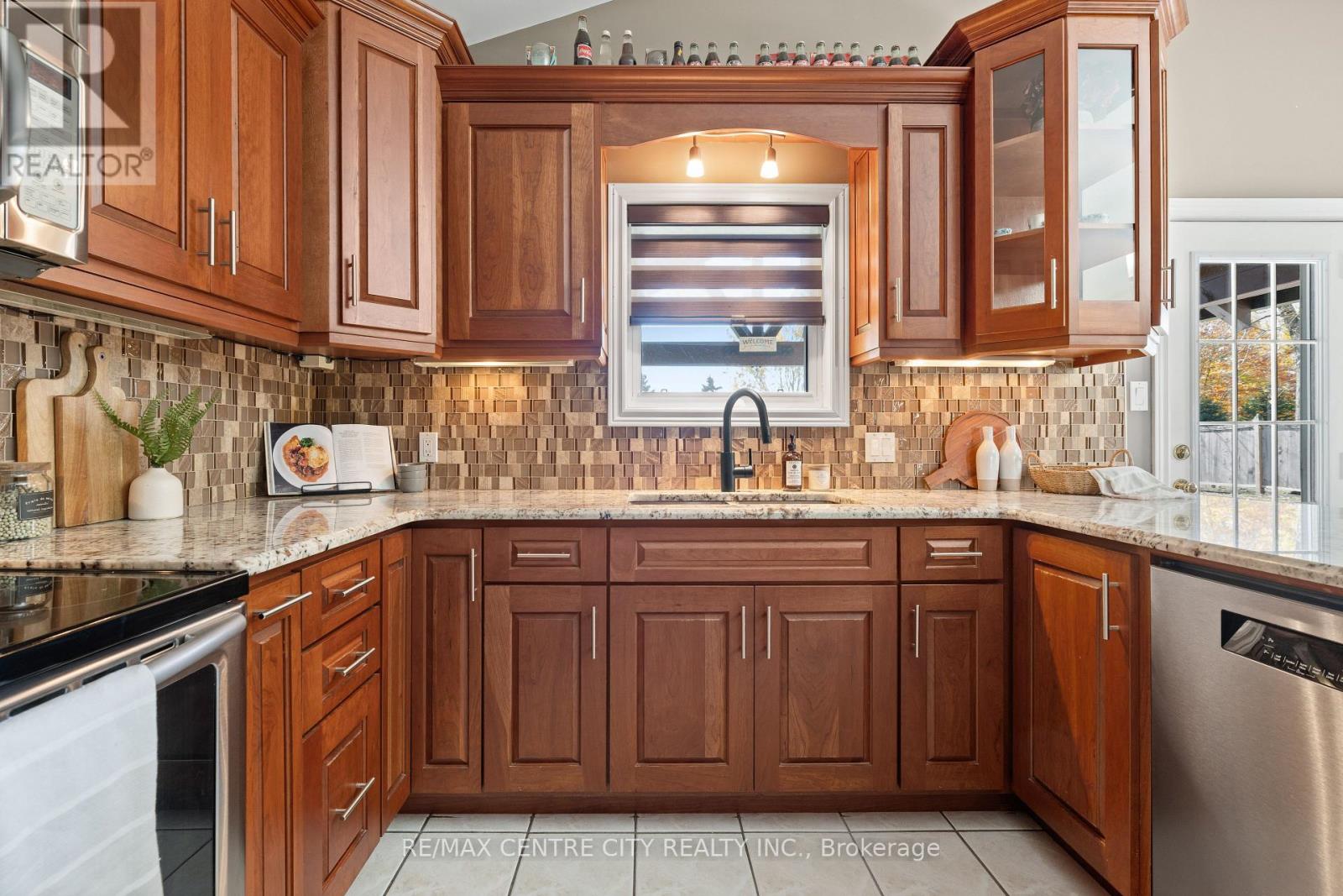 50015 John Wise Line, Malahide, Ontario  N5H 2R5 - Photo 26 - X12516128