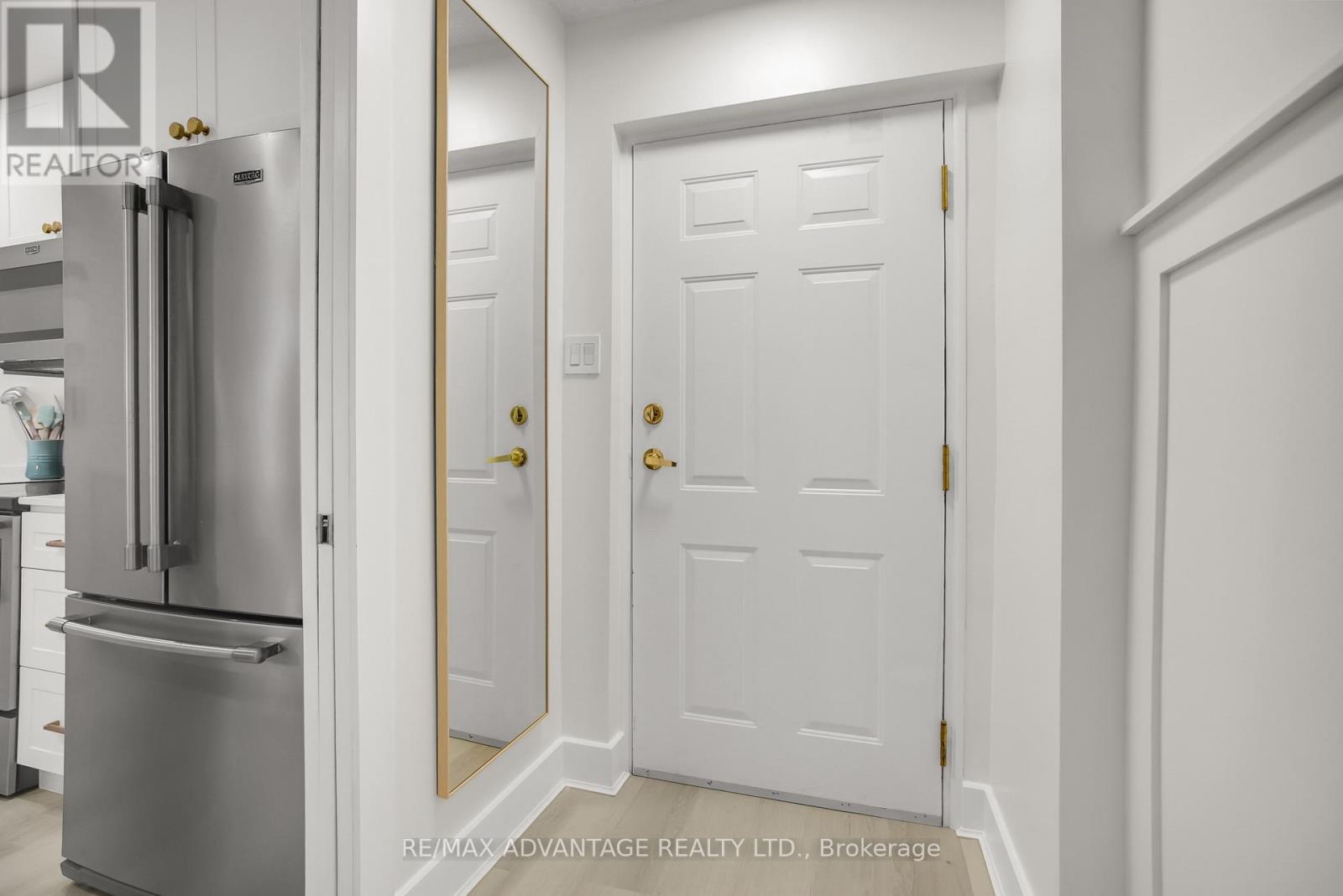 408 - 460 Wellington Street, London East, Ontario  N6A 3P8 - Photo 2 - X12516134