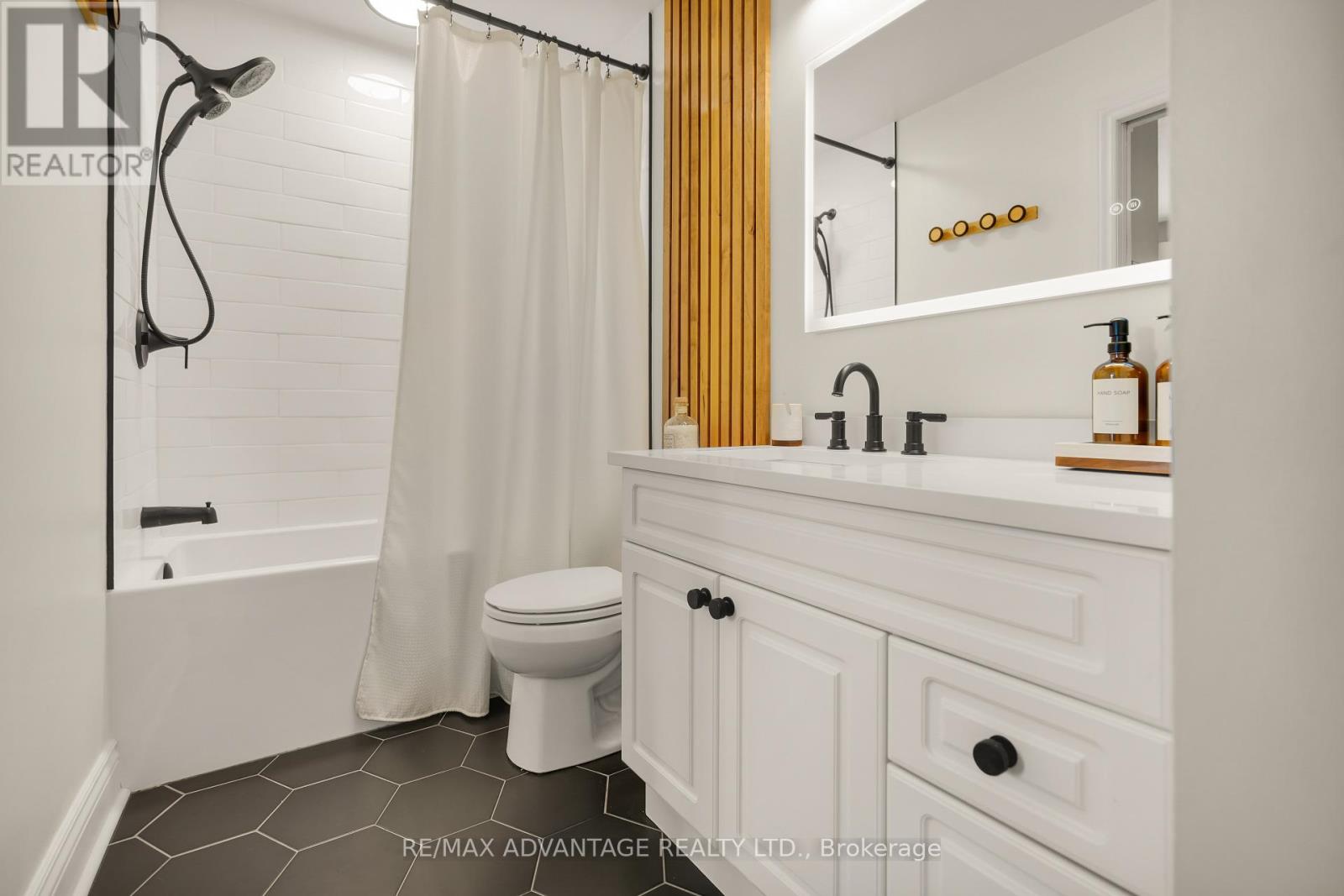 408 - 460 Wellington Street, London East, Ontario  N6A 3P8 - Photo 22 - X12516134