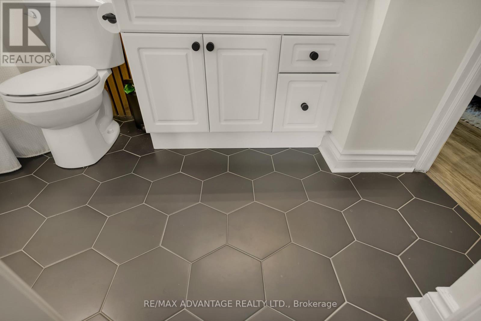 408 - 460 Wellington Street, London East, Ontario  N6A 3P8 - Photo 23 - X12516134