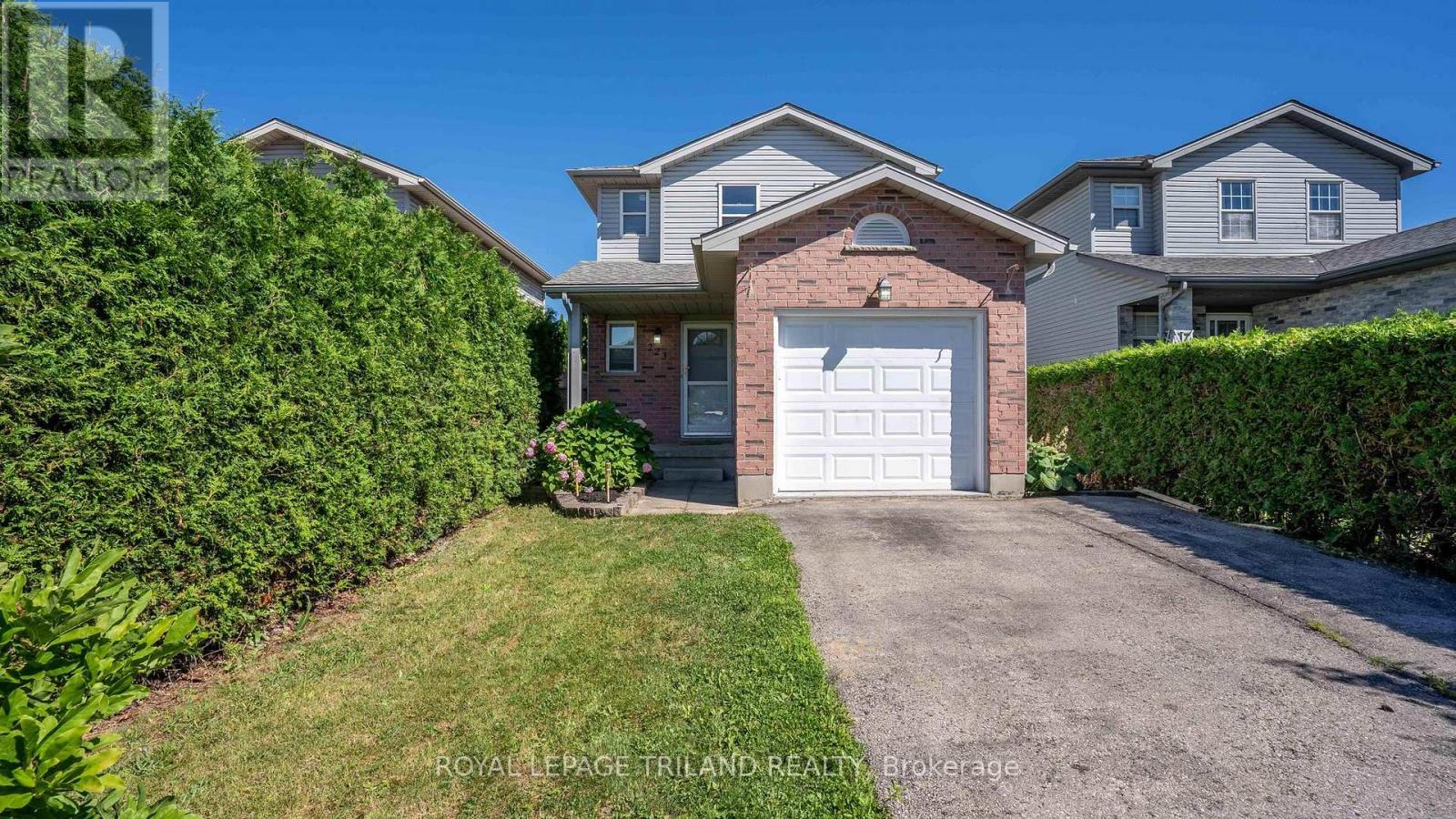 223 Simpson Crescent, London East, Ontario  N5V 5E1 - Photo 1 - X12516142