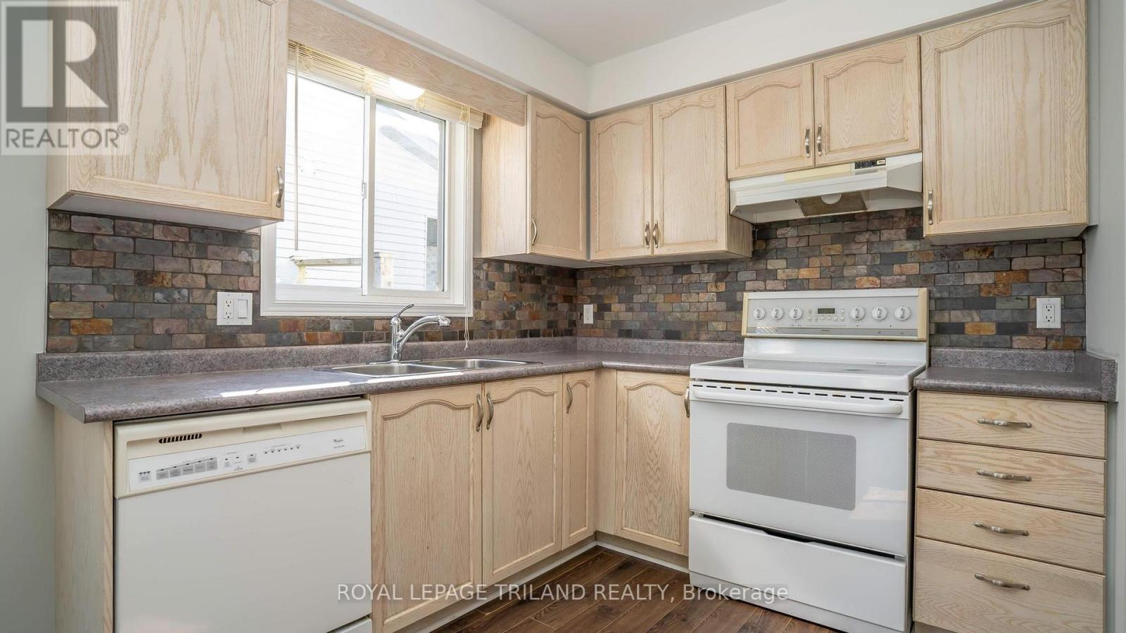 223 Simpson Crescent, London East, Ontario  N5V 5E1 - Photo 10 - X12516142