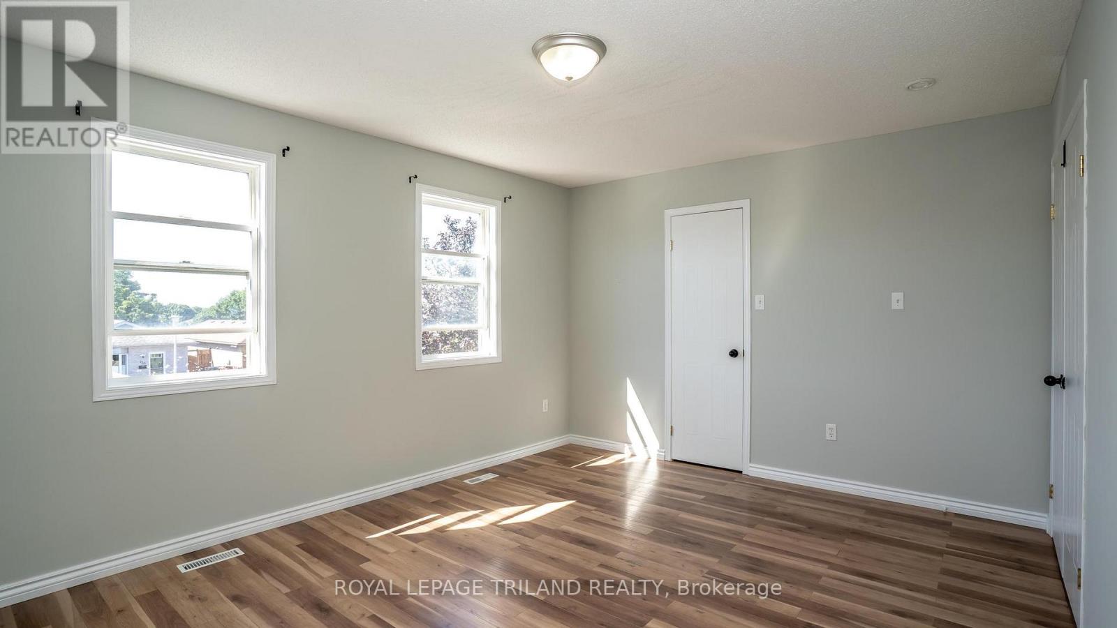 223 Simpson Crescent, London East, Ontario  N5V 5E1 - Photo 19 - X12516142