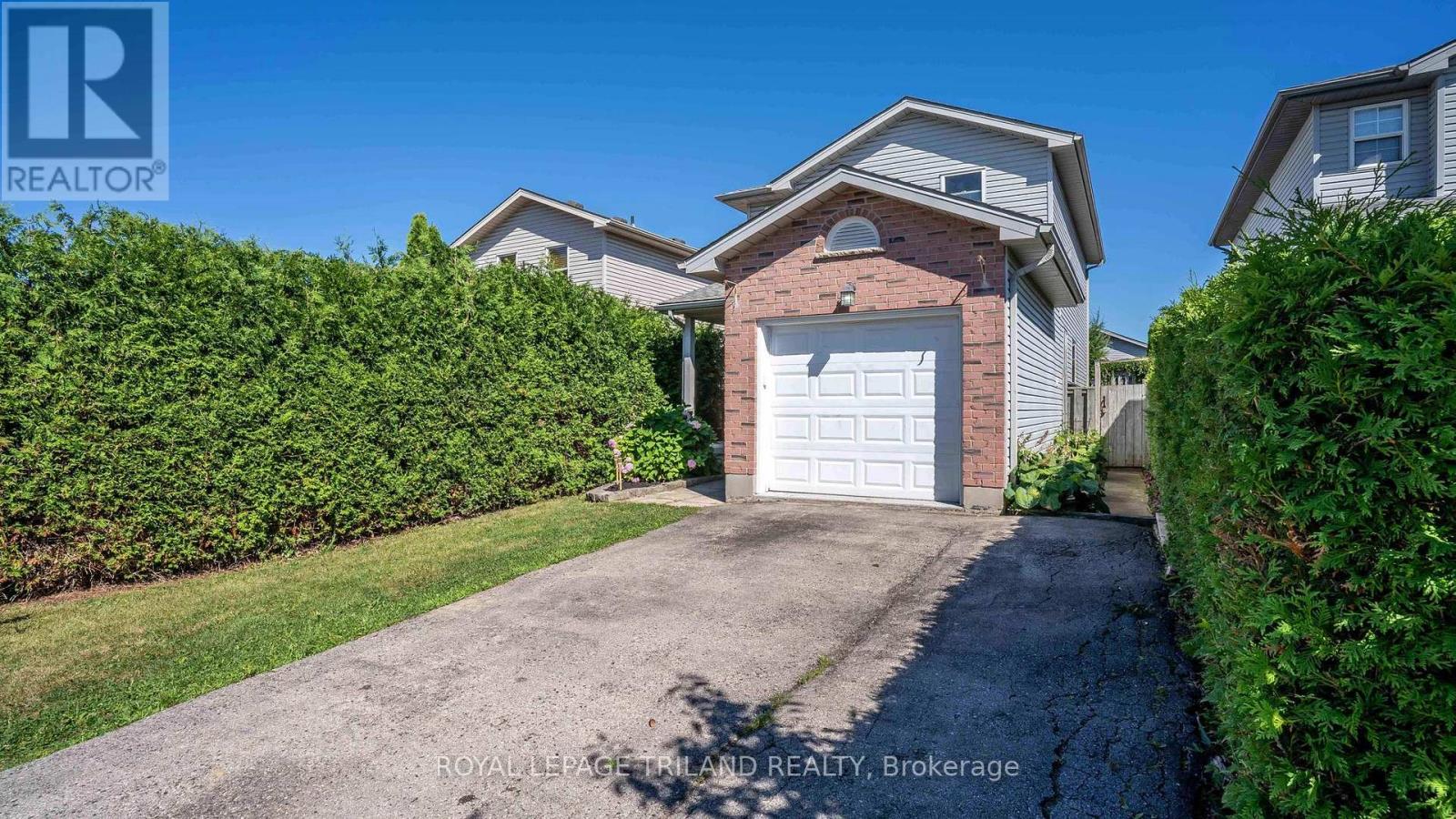 223 Simpson Crescent, London East, Ontario  N5V 5E1 - Photo 2 - X12516142