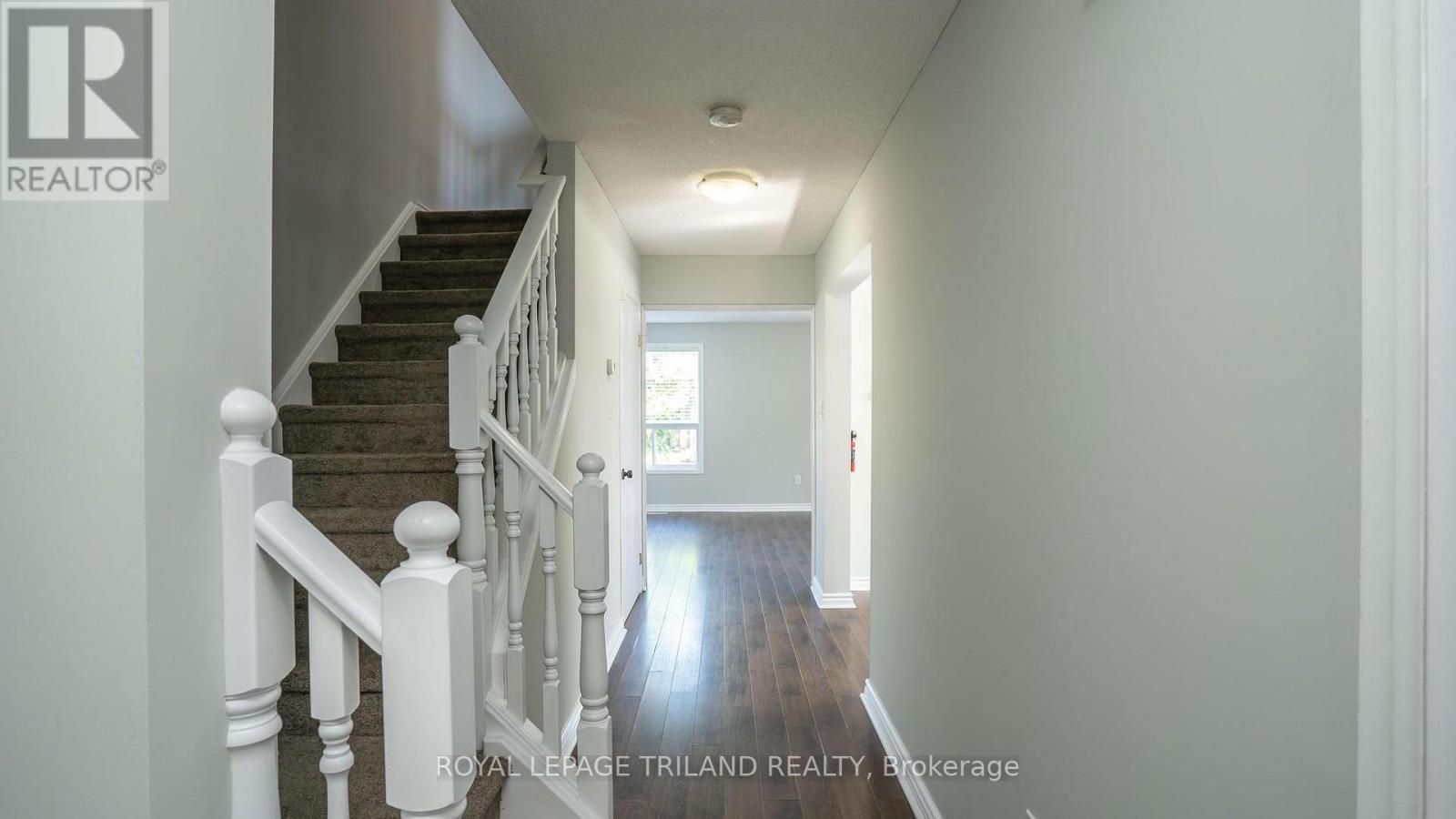 223 Simpson Crescent, London East, Ontario  N5V 5E1 - Photo 5 - X12516142