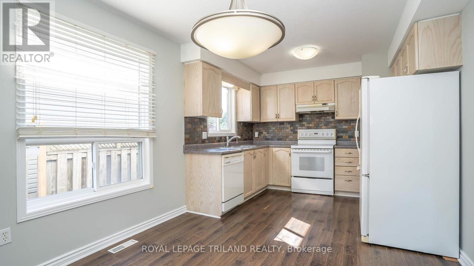 223 Simpson Crescent, London East, Ontario  N5V 5E1 - Photo 8 - X12516142