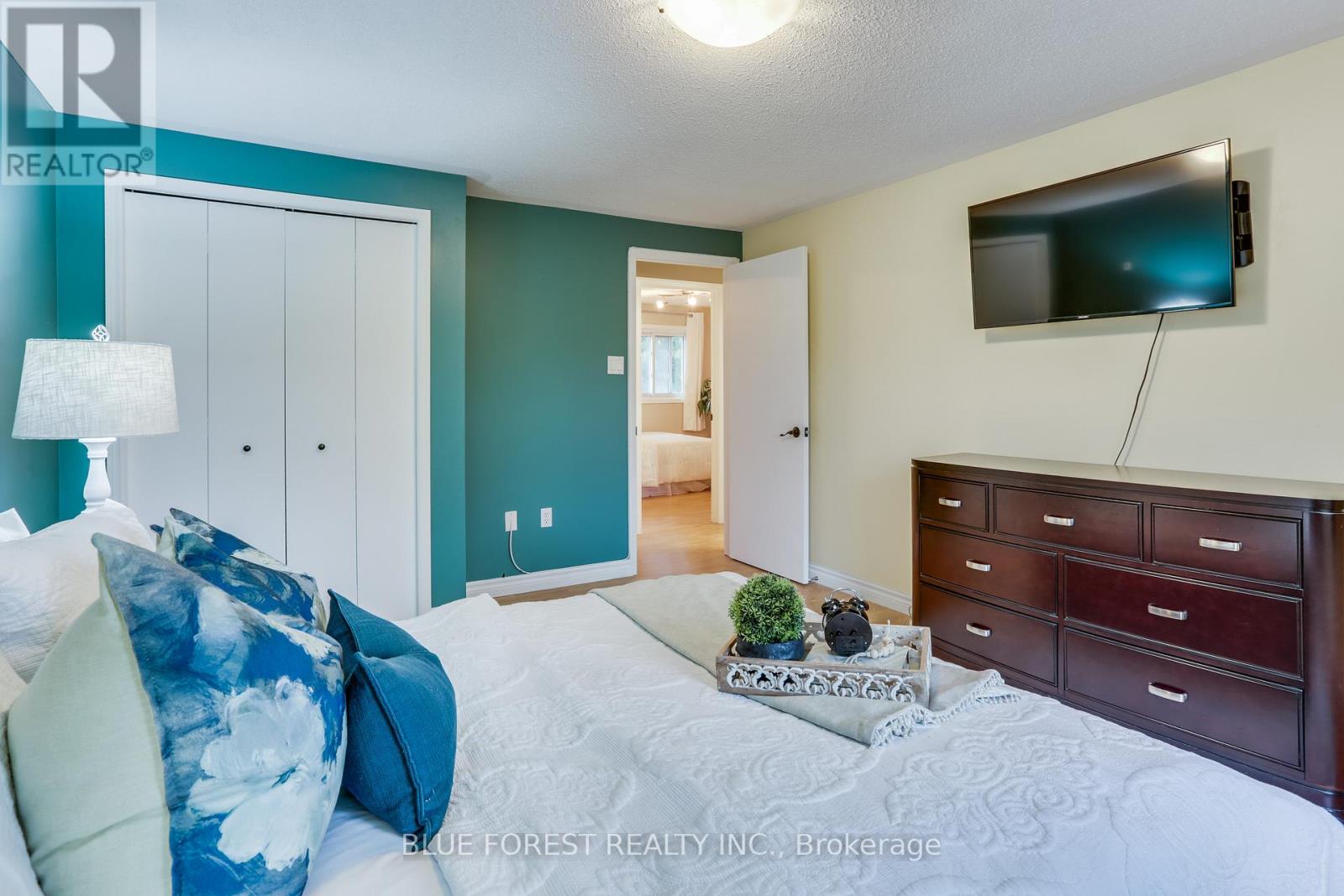 27 Loggers Grove, London East, Ontario  N5W 5Y9 - Photo 22 - X12516210