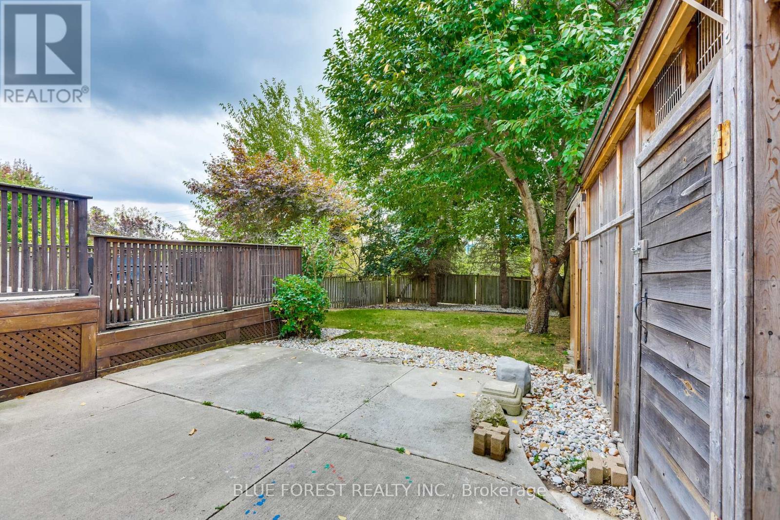 27 Loggers Grove, London East, Ontario  N5W 5Y9 - Photo 29 - X12516210