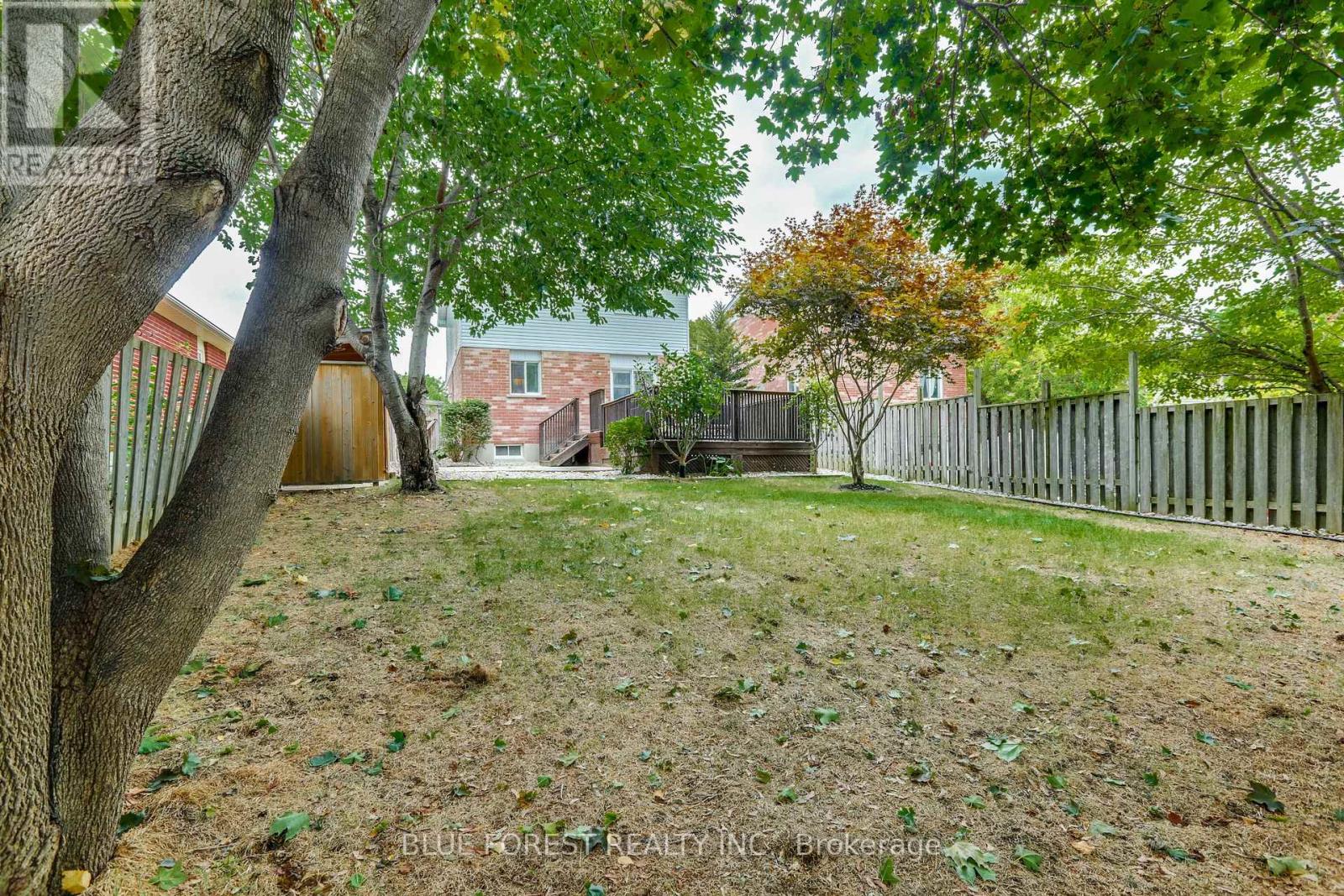 27 Loggers Grove, London East, Ontario  N5W 5Y9 - Photo 30 - X12516210