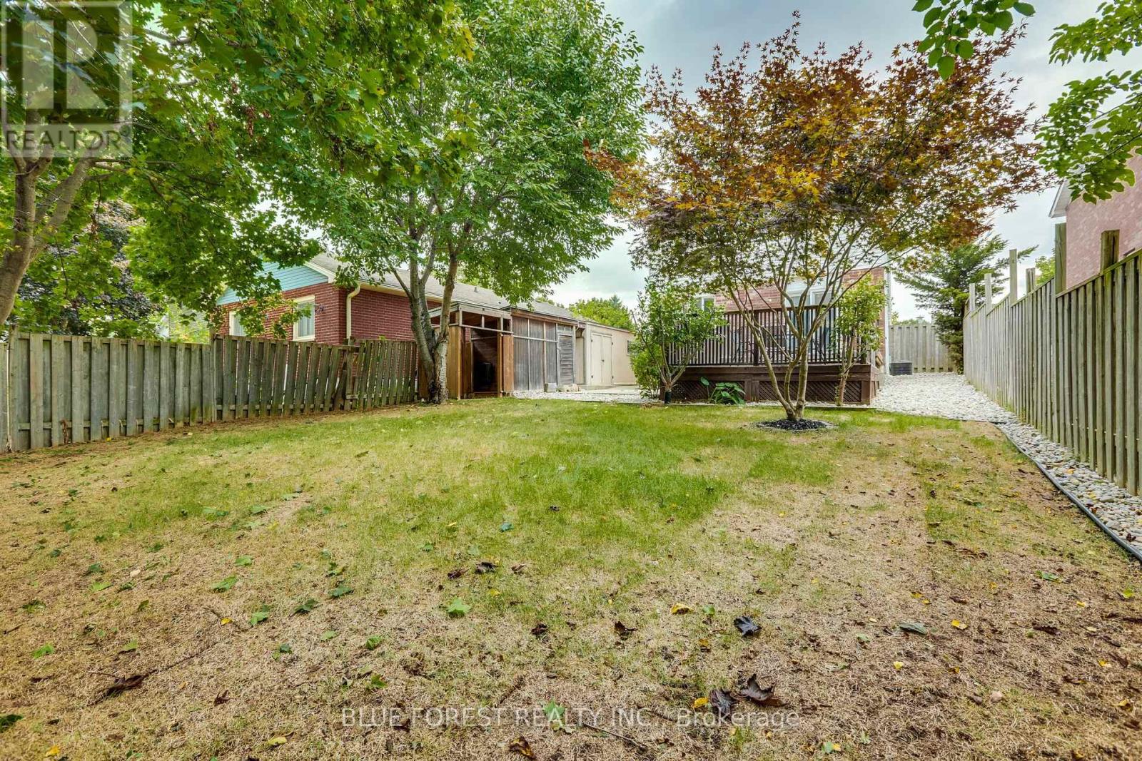 27 Loggers Grove, London East, Ontario  N5W 5Y9 - Photo 31 - X12516210