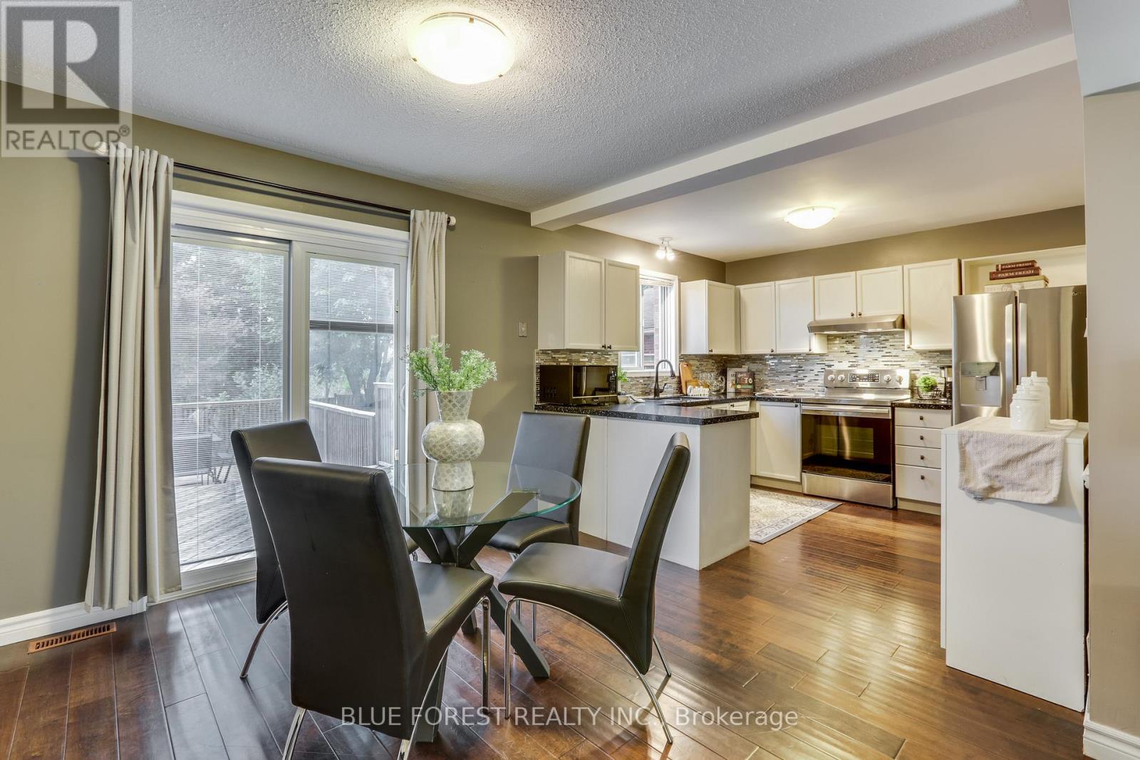 27 Loggers Grove, London East, Ontario  N5W 5Y9 - Photo 8 - X12516210