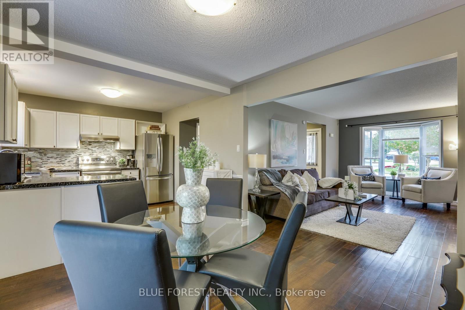 27 Loggers Grove, London East, Ontario  N5W 5Y9 - Photo 9 - X12516210