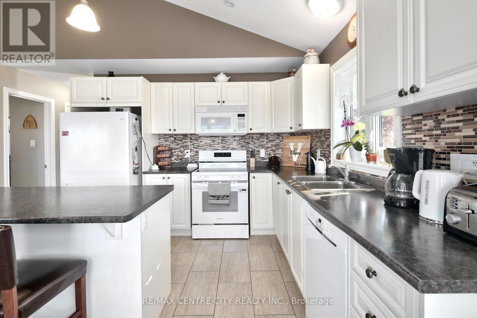 595224 4th Line, Blue Mountains, Ontario  N0H 2E0 - Photo 41 - X12516434