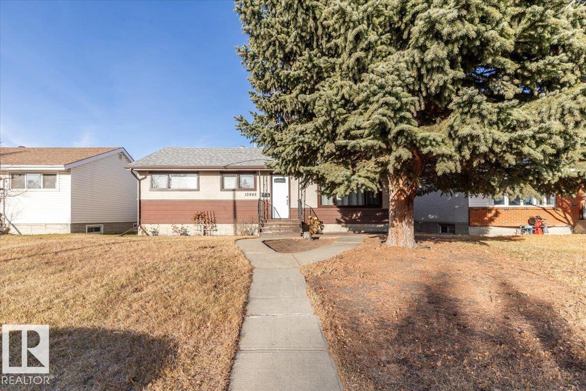 10982 164 St Nw, Edmonton, Alberta  T5P 3S3 - Photo 1 - E4464885