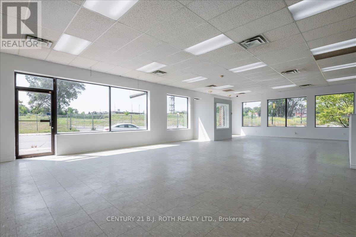 29-31 Bradford Street, Barrie (City Centre), Ontario L4N 3A7 - Photo 5 - S12515854