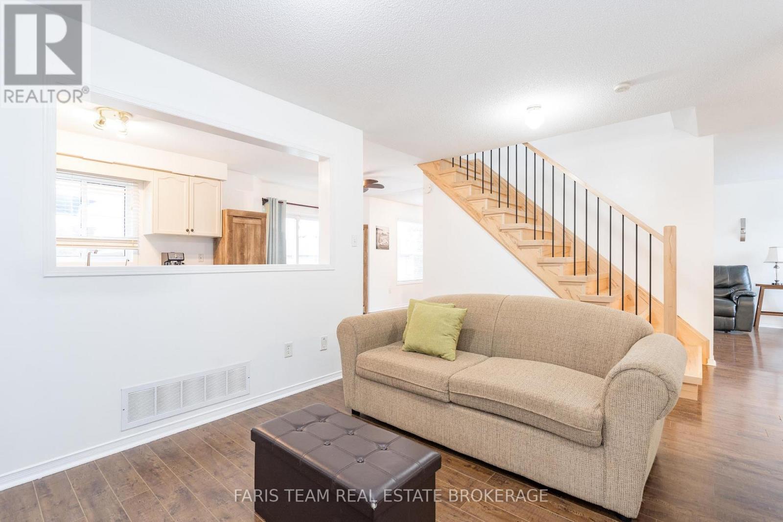 7 Round Leaf Court, Barrie (Holly), Ontario  L4N 9N3 - Photo 15 - S12515966