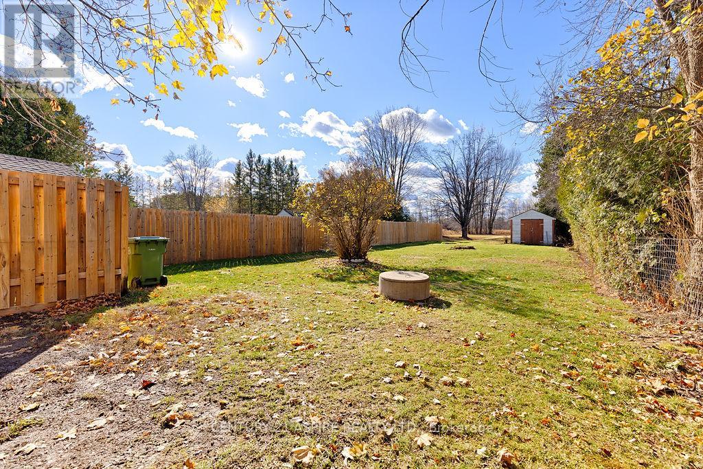 208 Golf Course Road, Laurentian Valley, Ontario  K8A 7B3 - Photo 21 - X12516048