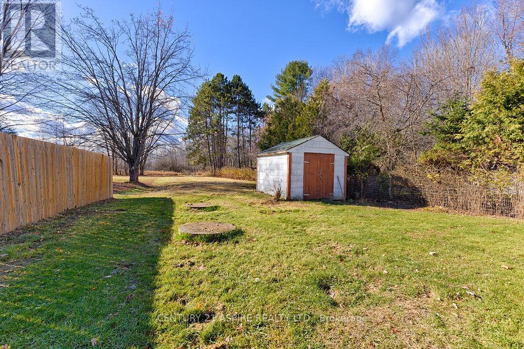 208 Golf Course Road, Laurentian Valley, Ontario  K8A 7B3 - Photo 23 - X12516048