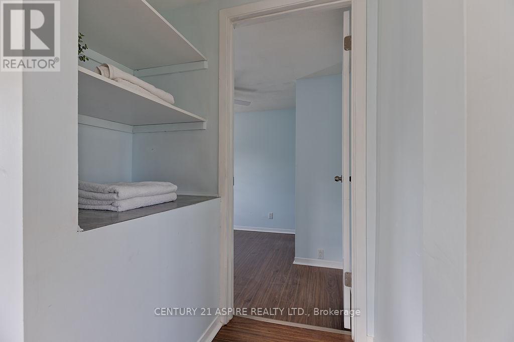 208 Golf Course Road, Laurentian Valley, Ontario  K8A 7B3 - Photo 9 - X12516048